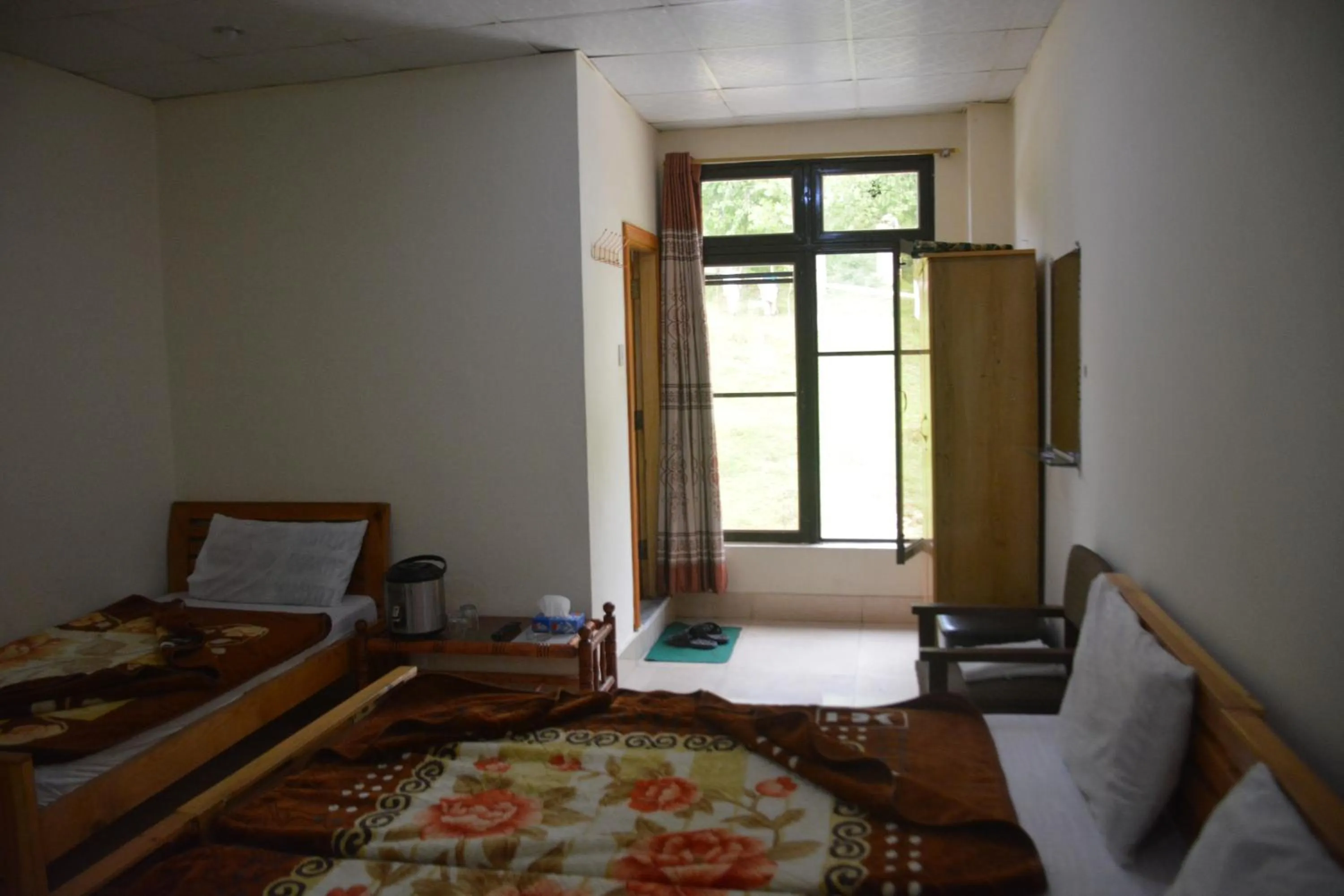 Bed in Eagle Nest, Malam Jabba by LMC