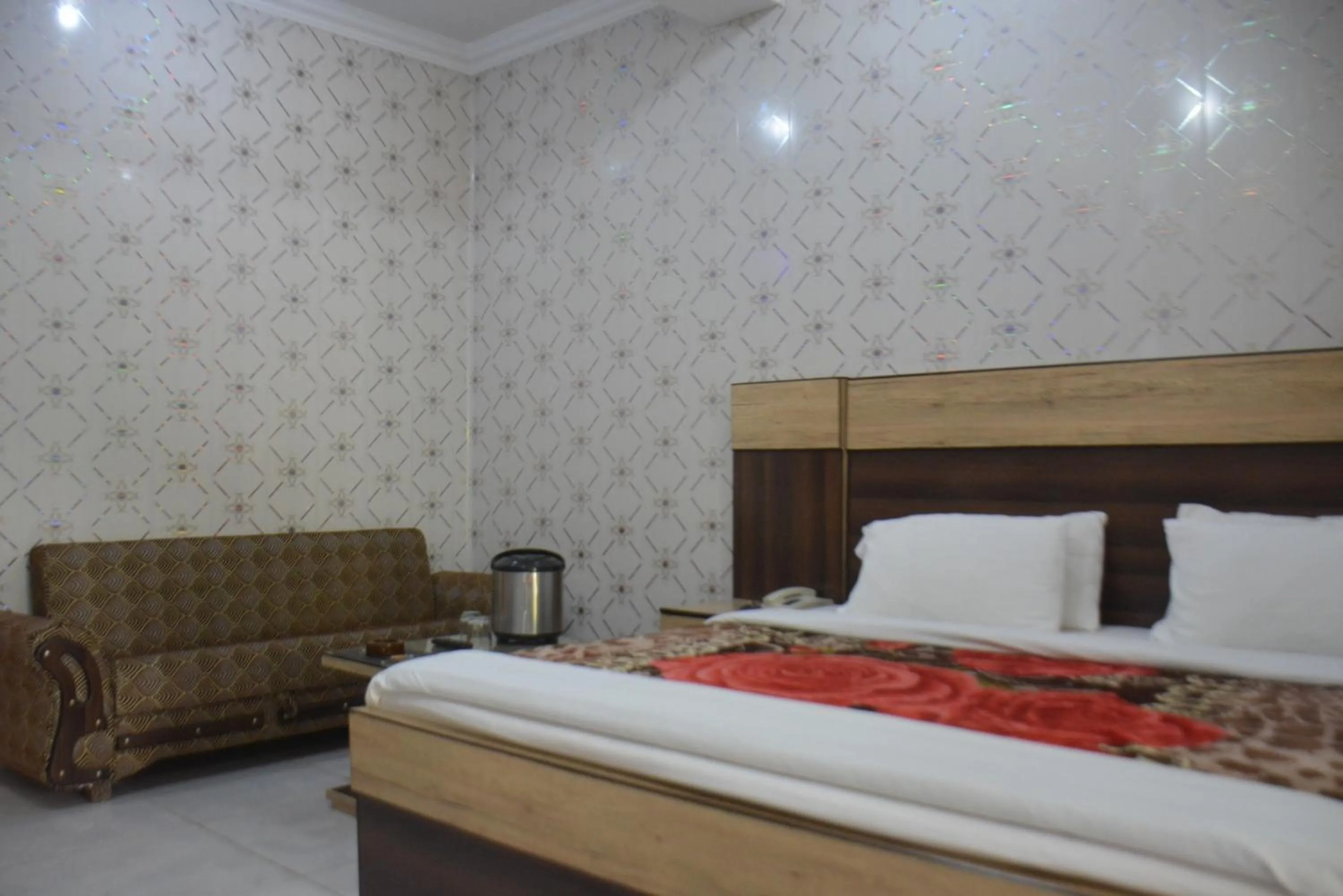 Bed in Eagle Nest, Malam Jabba by LMC