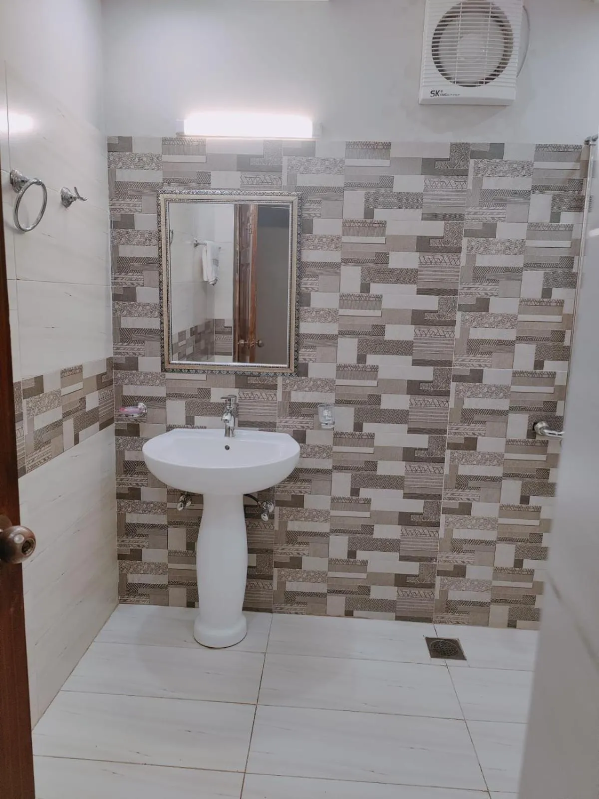 Bathroom in Hotel white season Gulberg