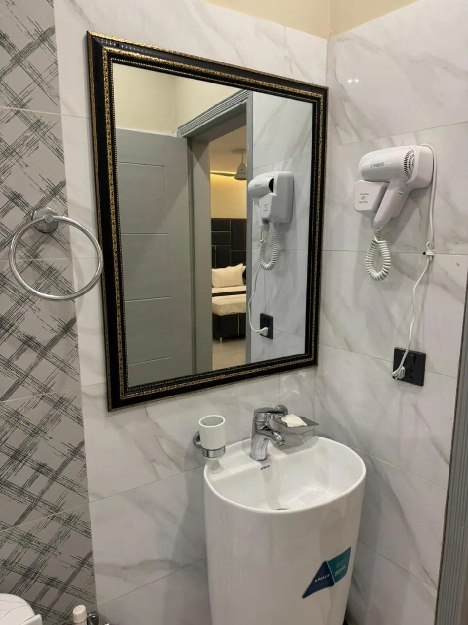 Hotel white season Gulberg