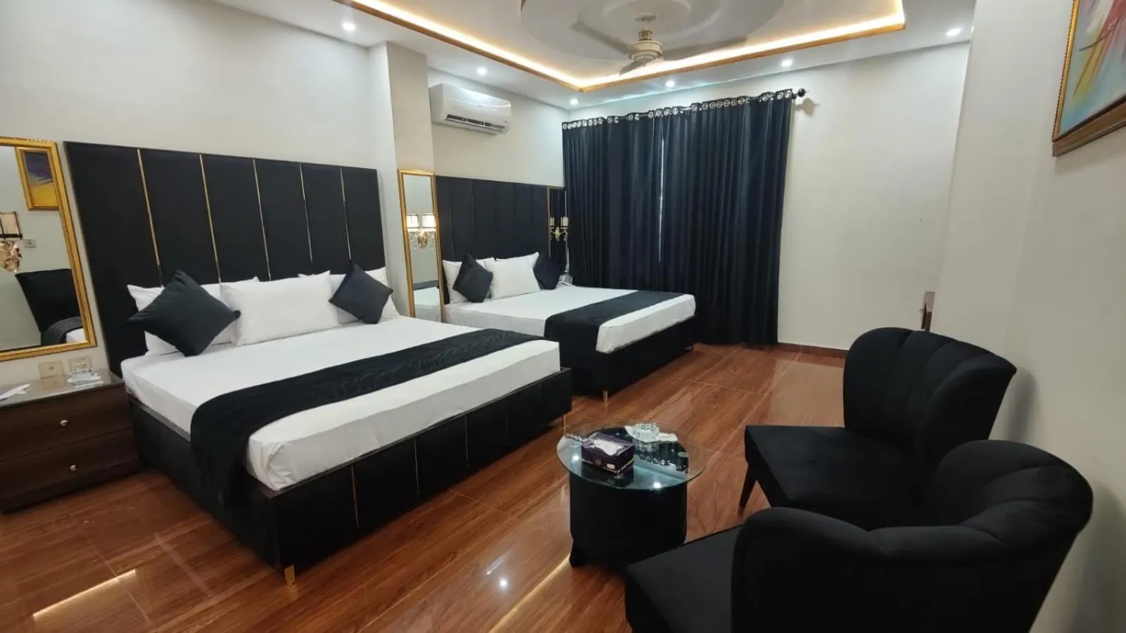 Bed in Hotel white season Gulberg