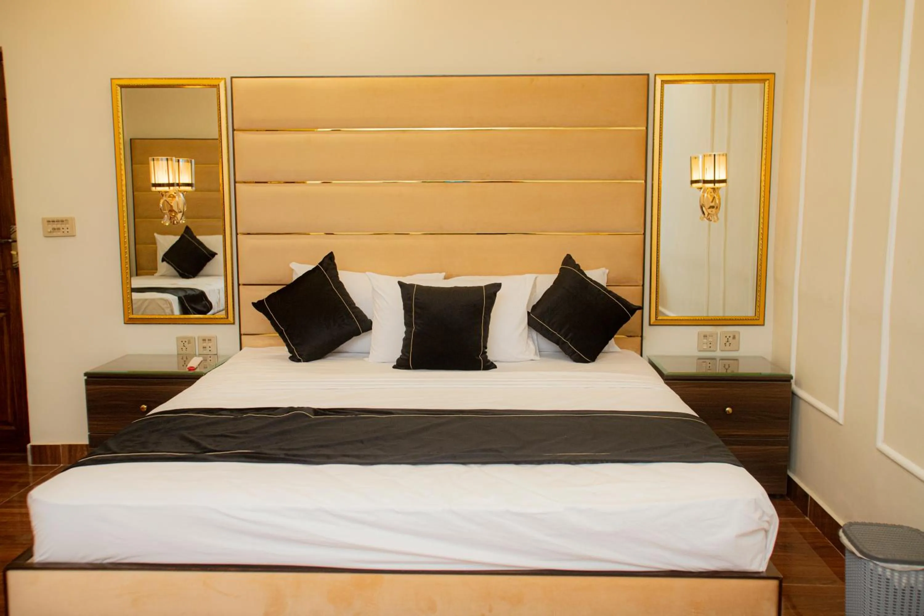 Bedroom, Bed in Hotel white season Gulberg