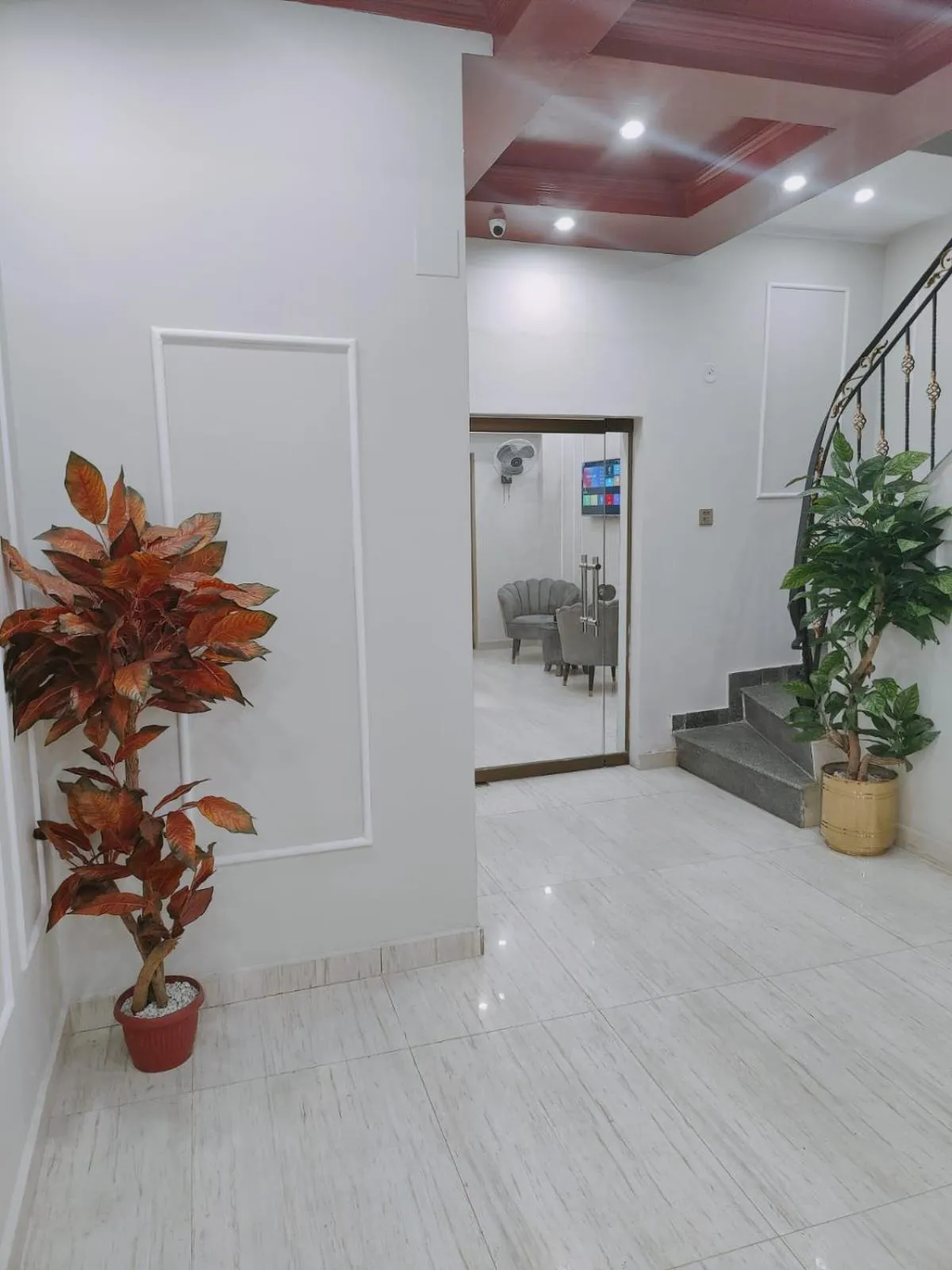 Lobby or reception in Hotel white season Gulberg