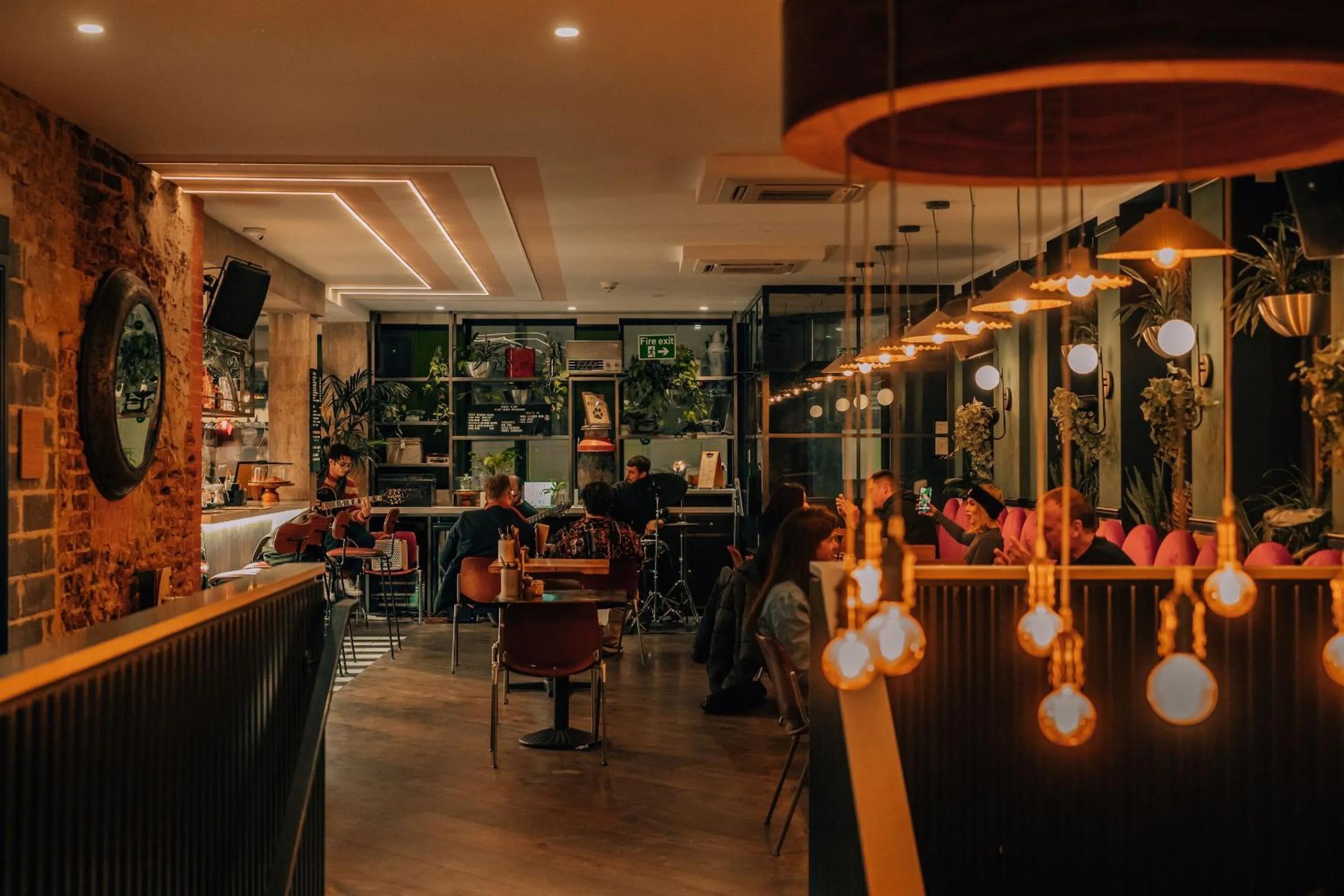 Restaurant/places to eat in The Camden Town Hotel