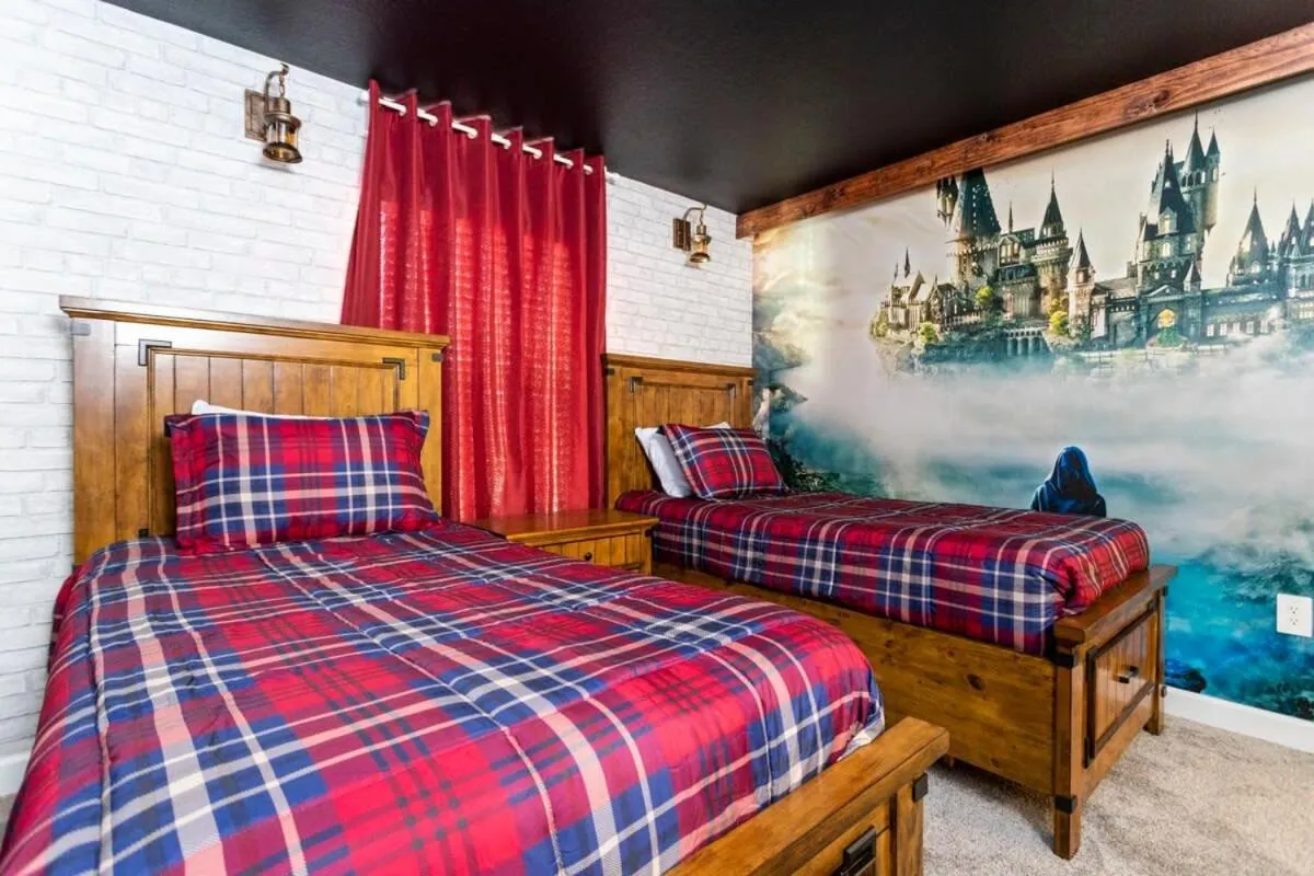 Bed in Luxurious Home w Theme Beds & Private Pool