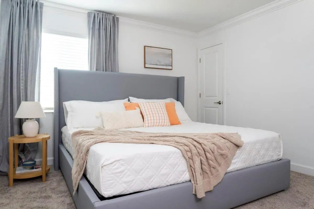 Bed in Luxurious Home w Theme Beds & Private Pool