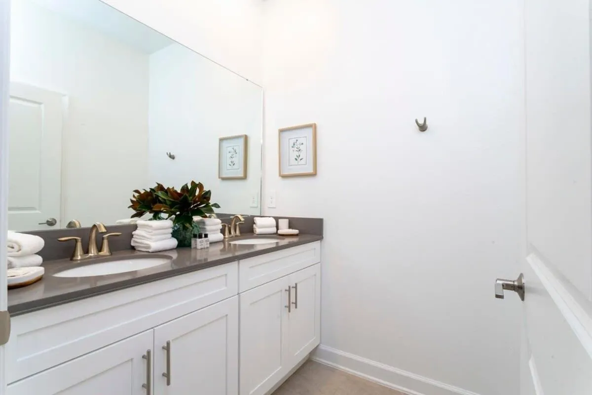 Luxurious Home w Theme Beds & Private Pool