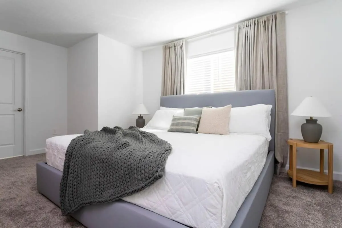 Bed in Luxurious Home w Theme Beds & Private Pool