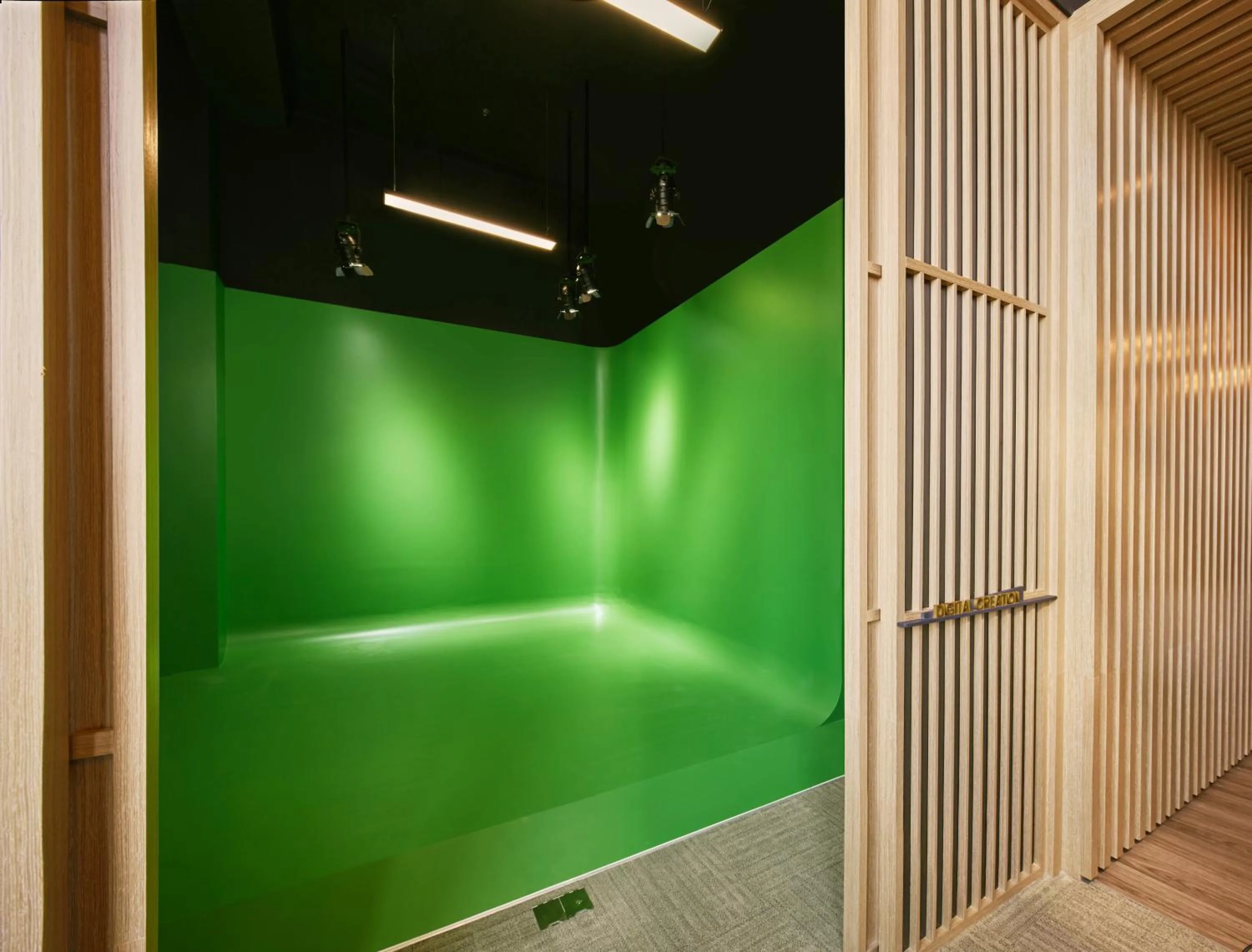 Banquet/Function facilities in Societe Suite by Lyfehaus