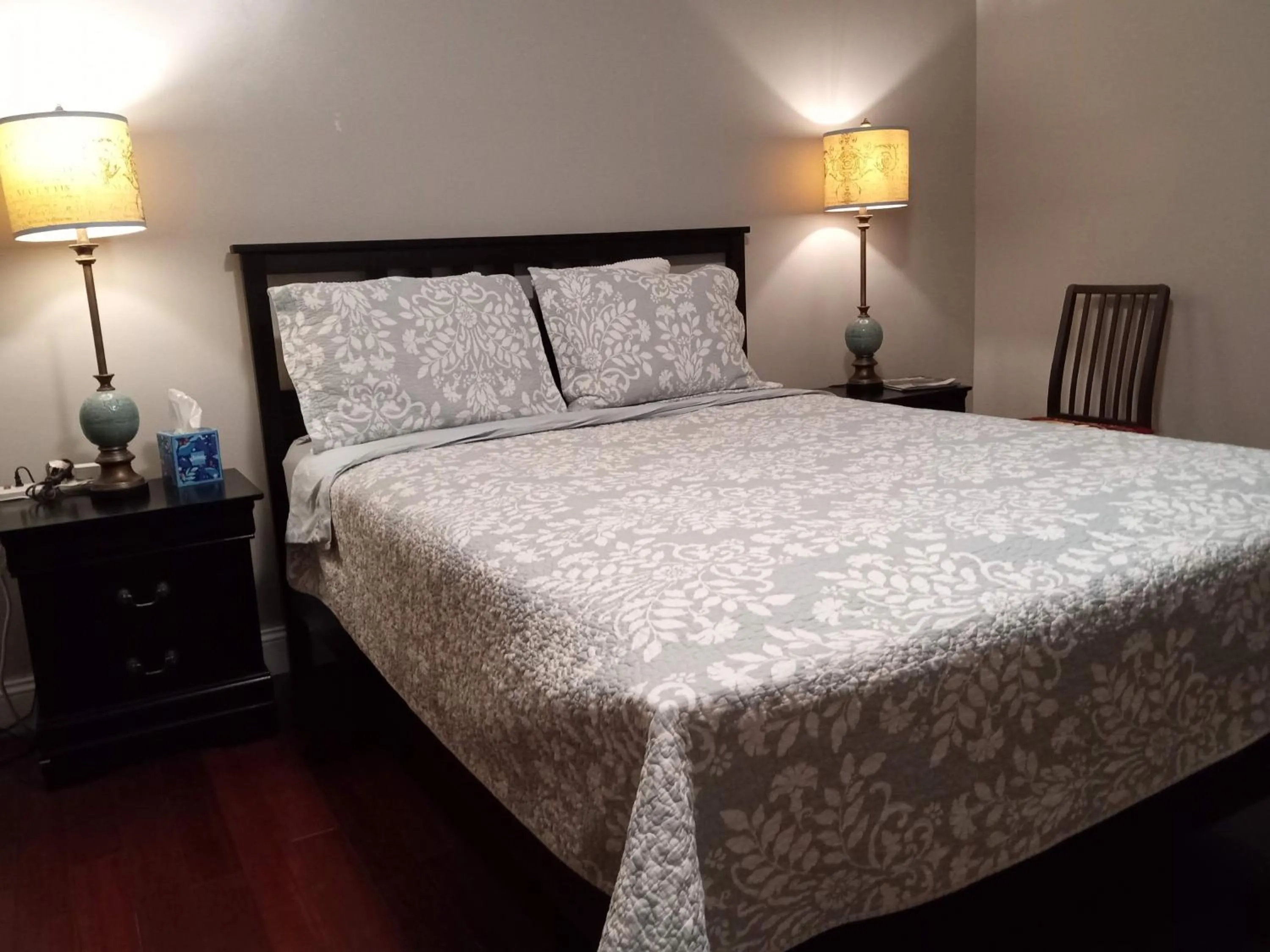 Bedroom, Bed in Fairmount House Free Street Parking Quiet Spacious