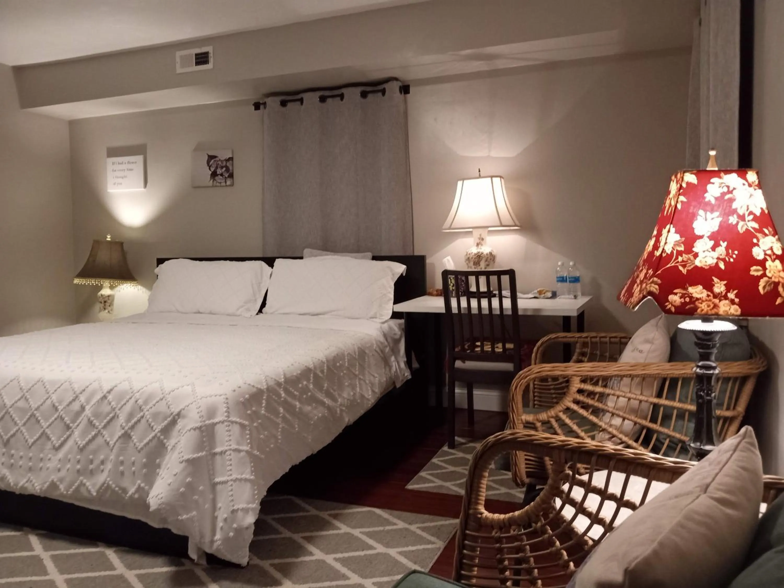 View (from property/room), Bed in Fairmount House Free Street Parking Quiet Spacious