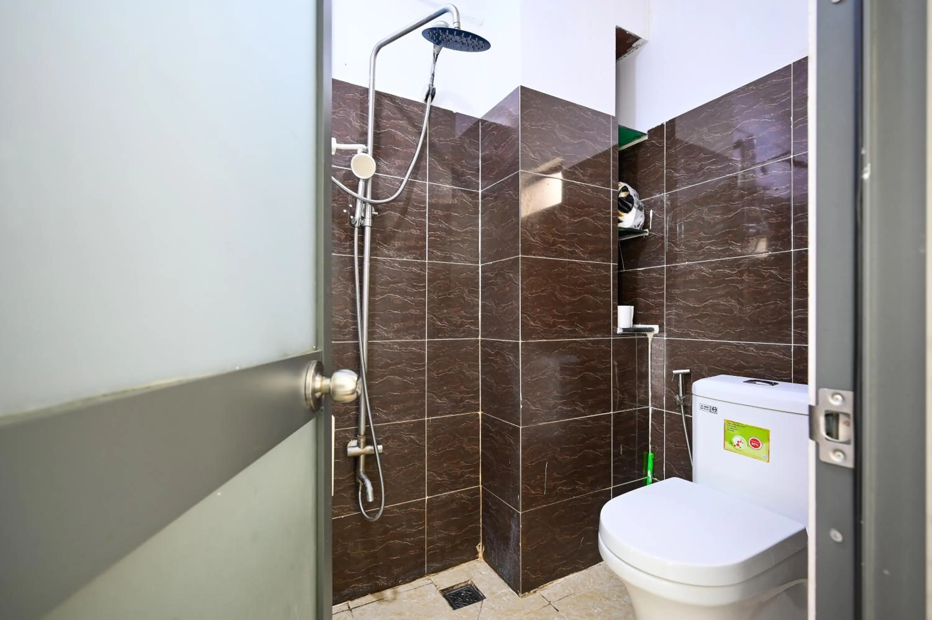 Bathroom in Ohio Hotel & Apartment