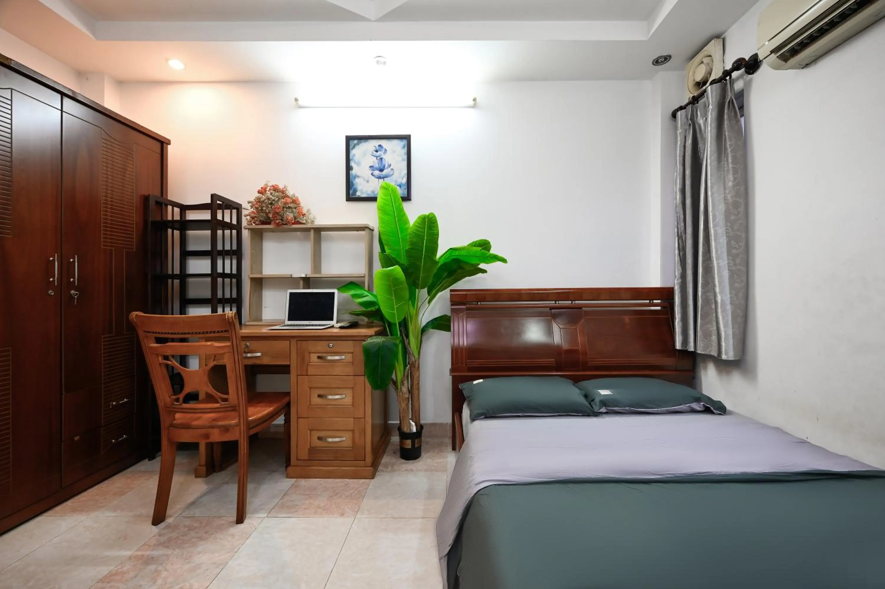 Bed in Ohio Hotel & Apartment