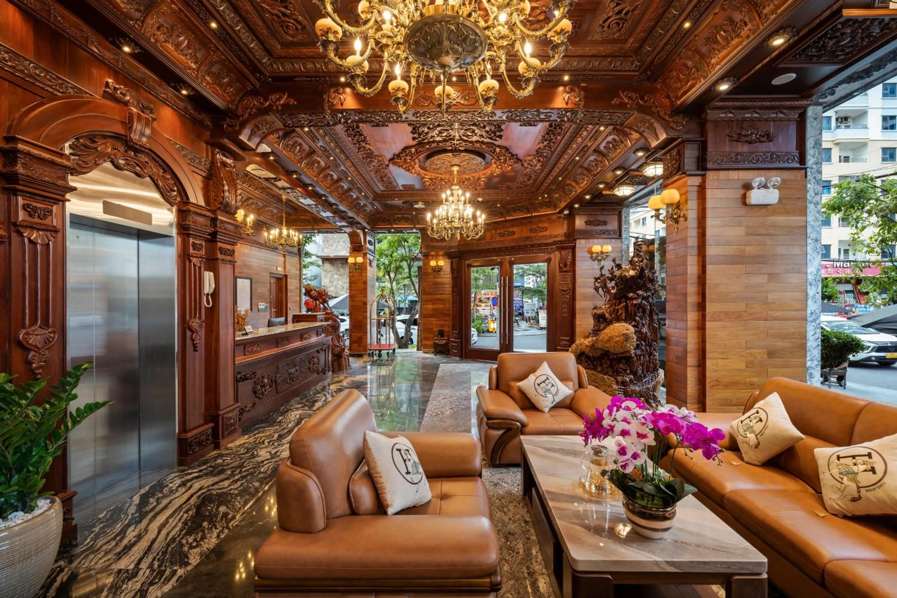 Lobby or reception in Monalisa Luxury Hotel