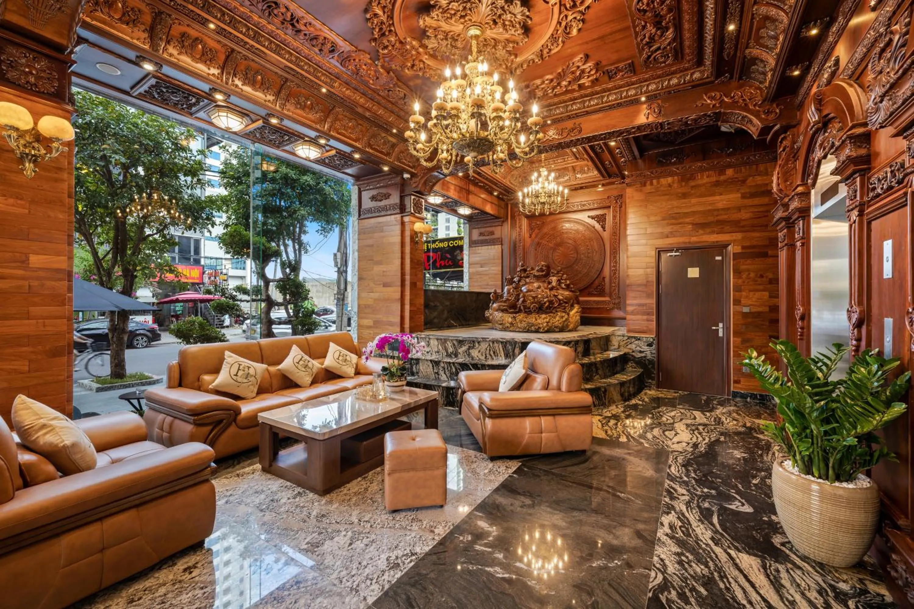 Living room in Monalisa Luxury Hotel