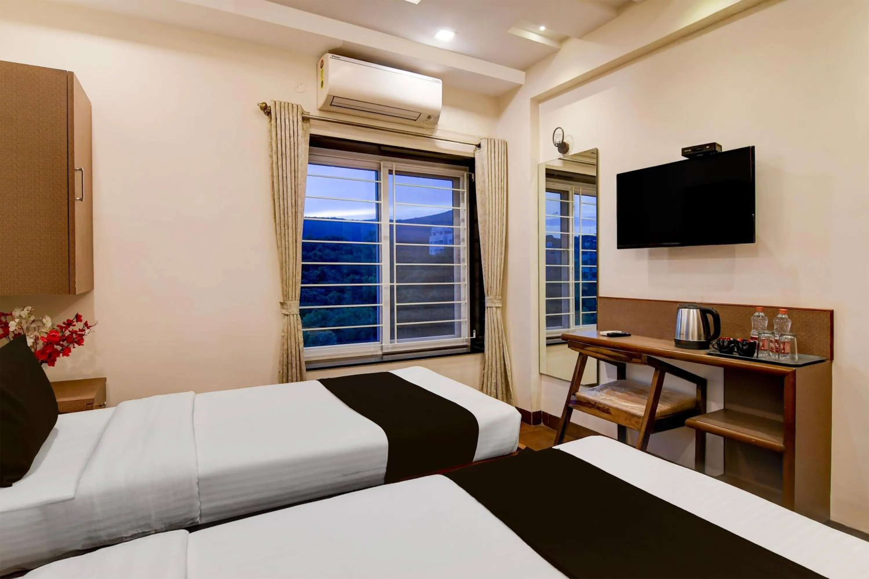 Bedroom, Bed in Townhouse The 36 Inn