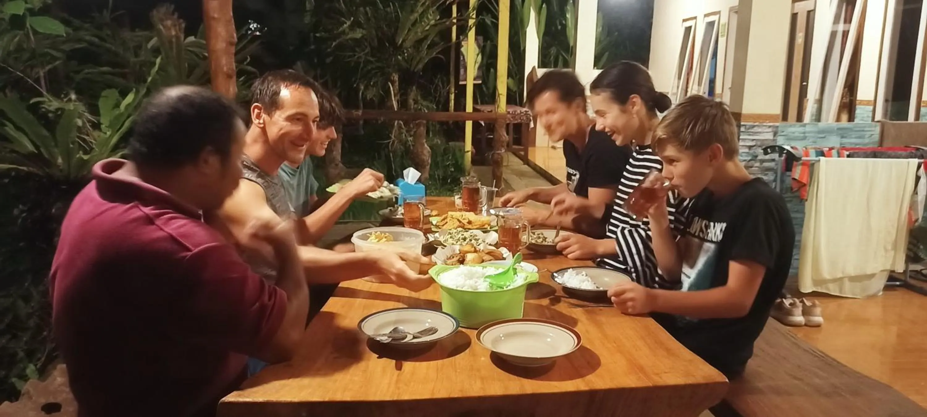 People in FAREL HOMESTAY KAWAHIJEN