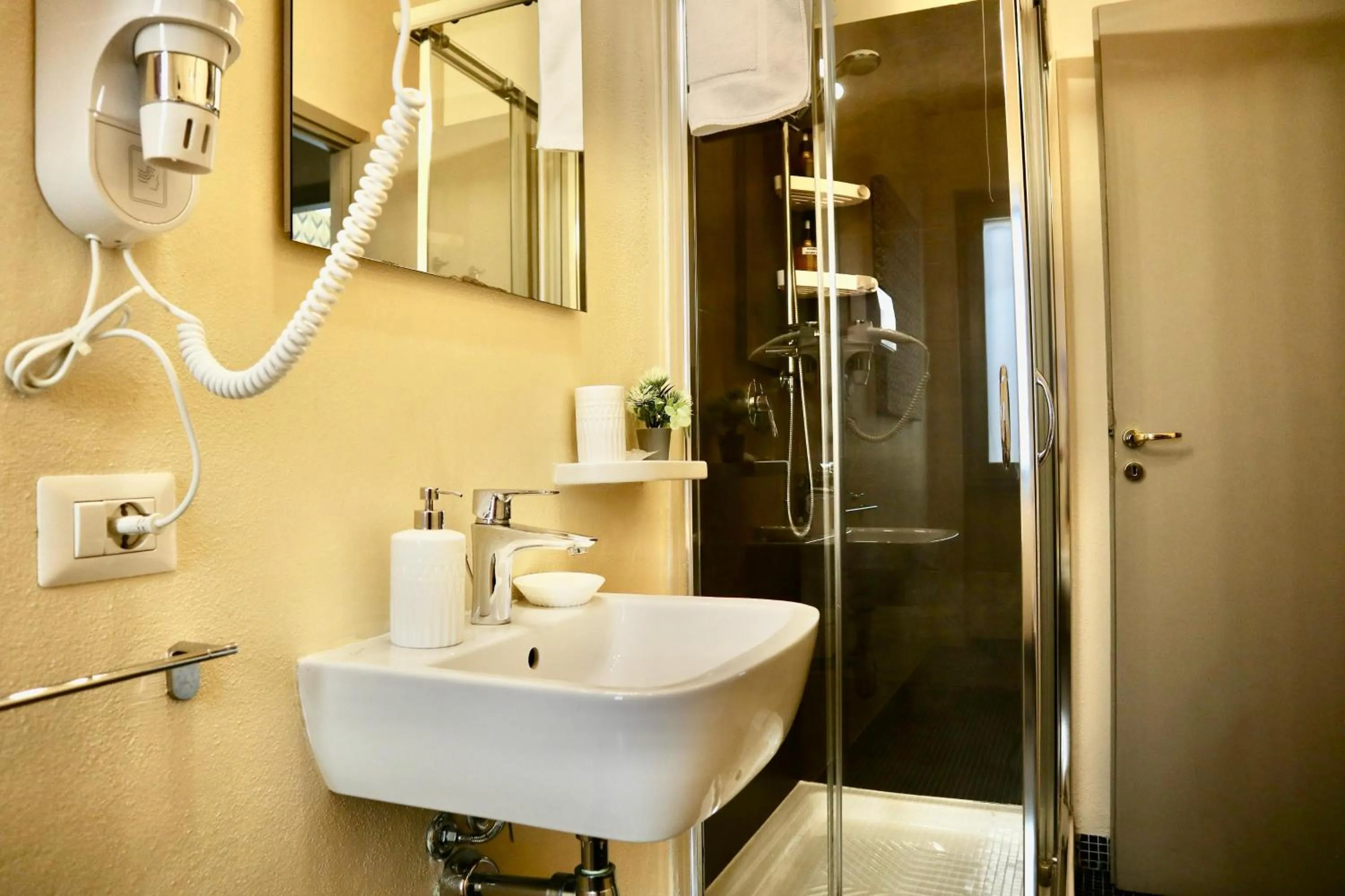 Bathroom in GUEST HOUSE SONNINO 37 Cagliari