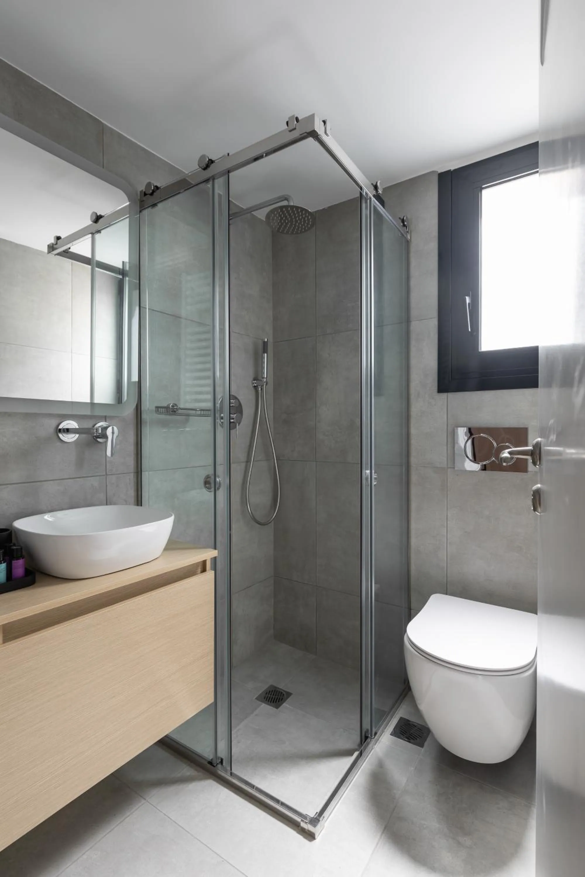 Bathroom in Elliot Neapoli, Athens