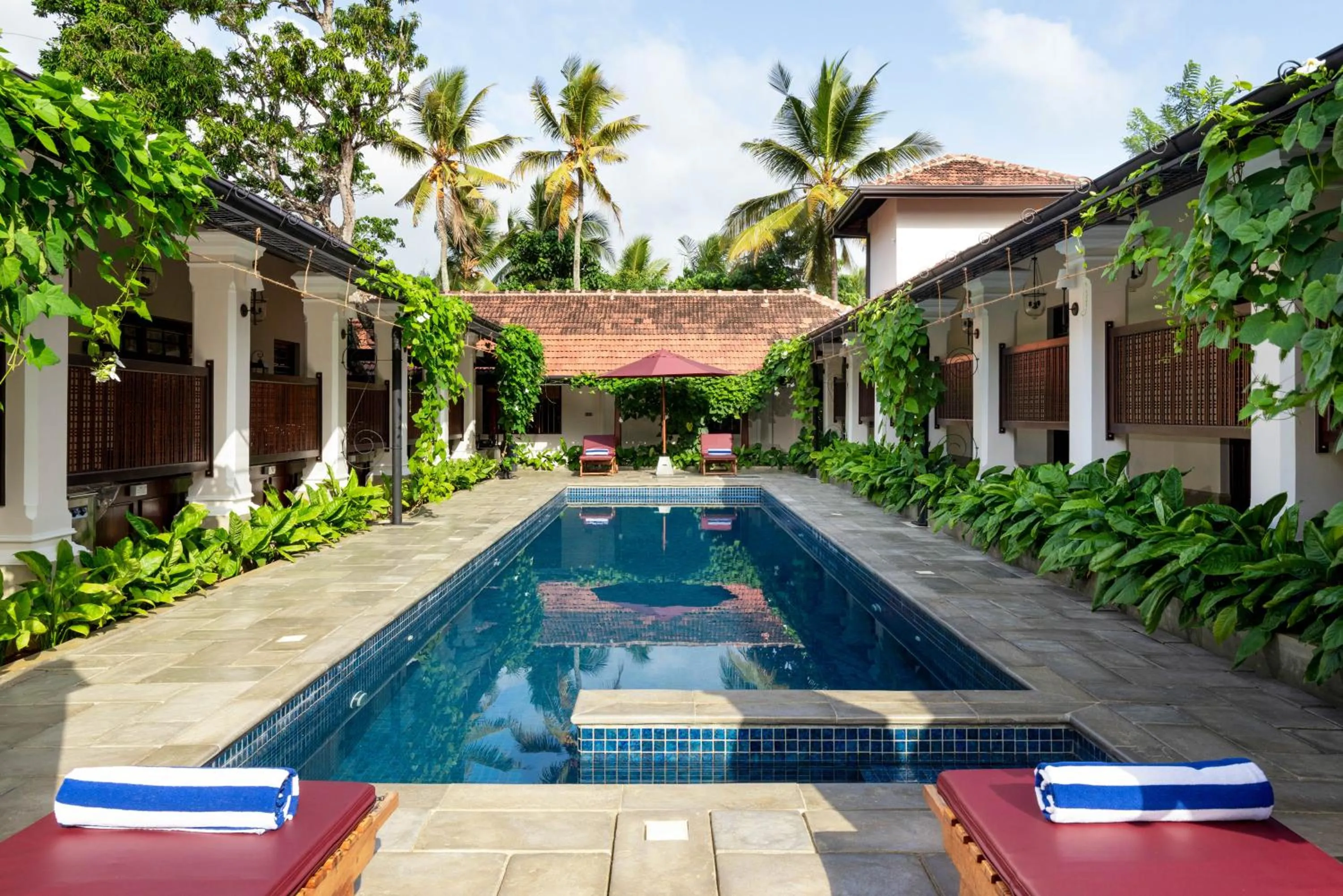 Swimming pool in The Grand Walawwa