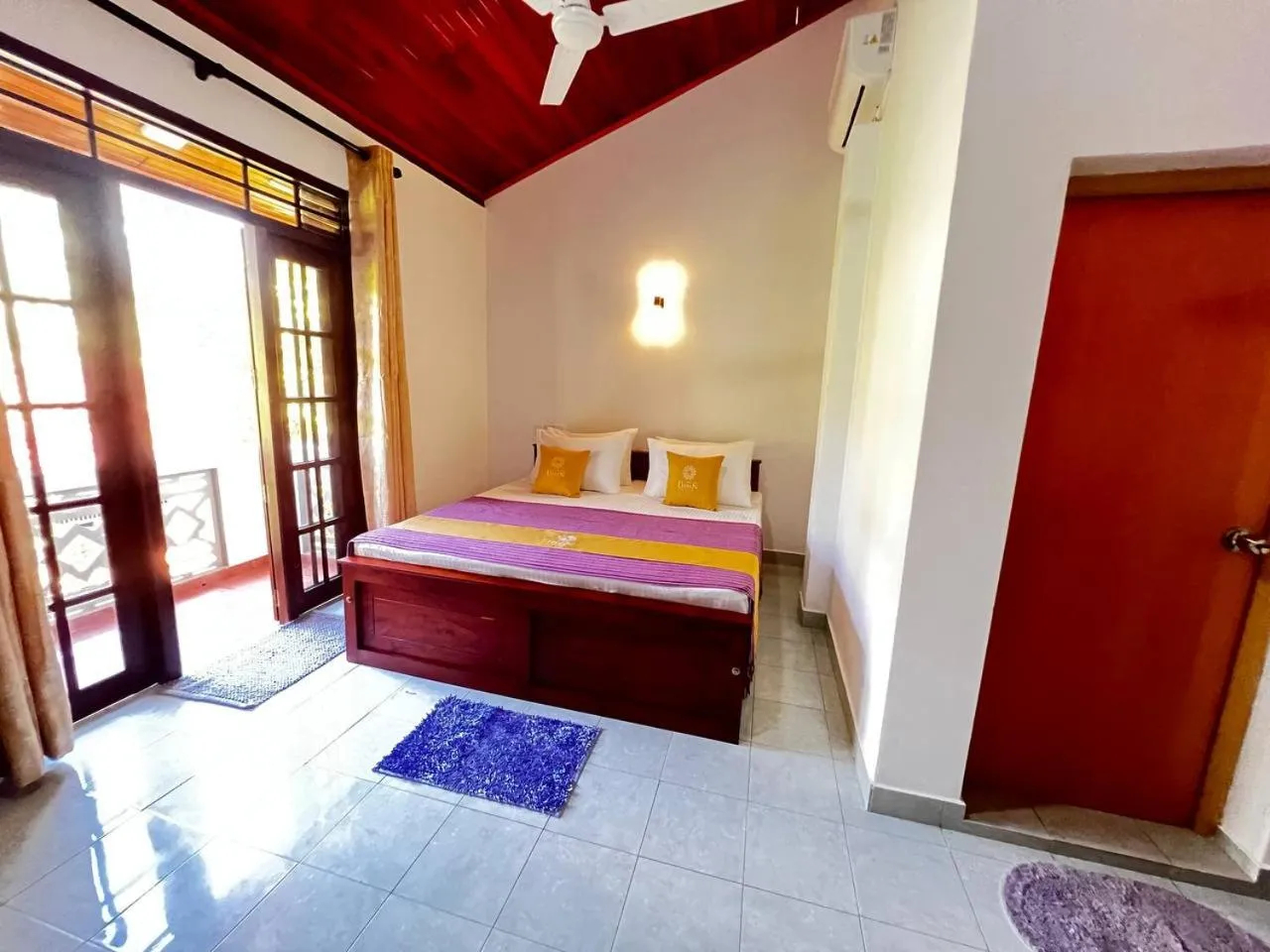 Bed in Urban Galle Villa