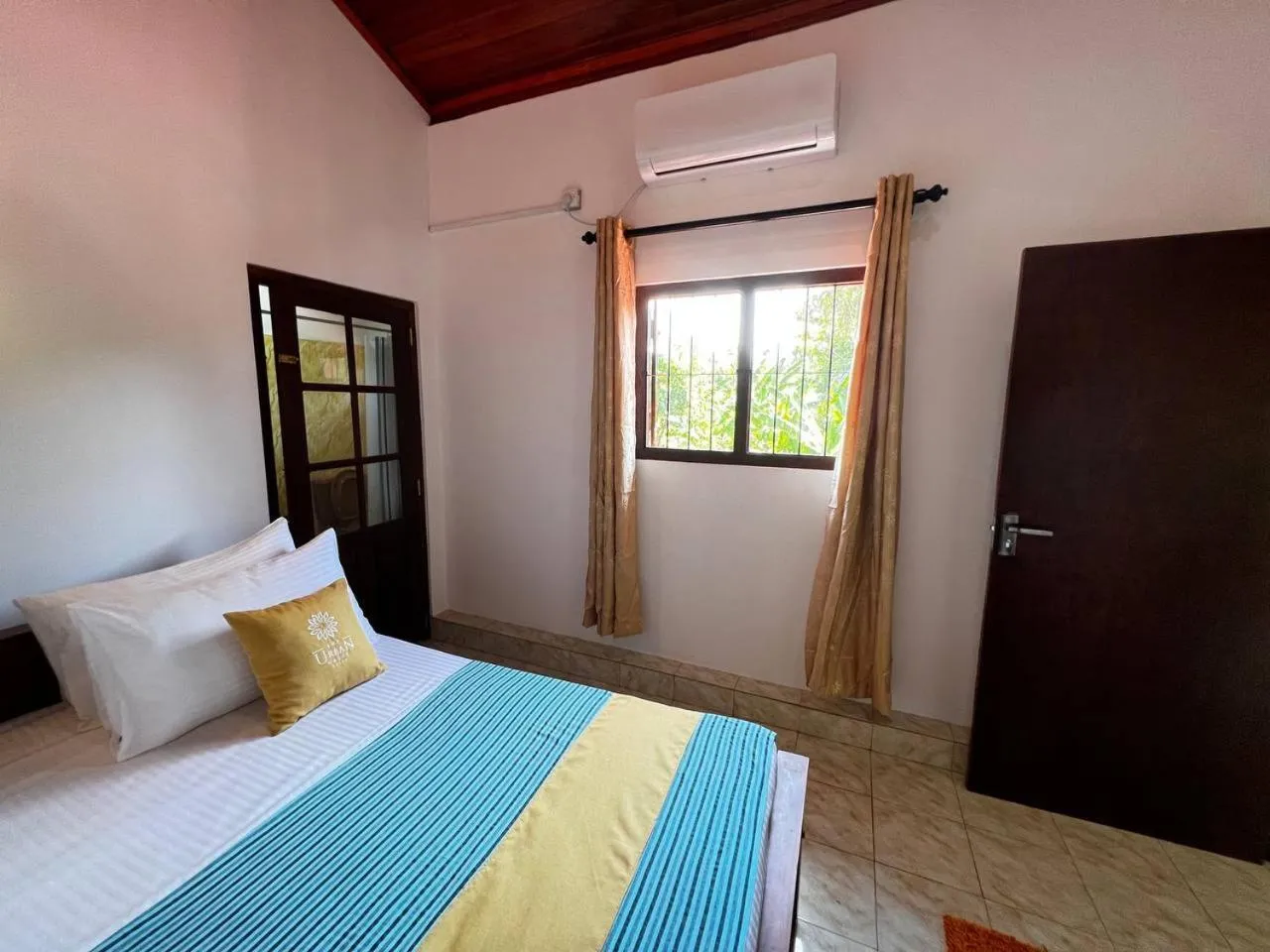 Bed in Urban Galle Villa