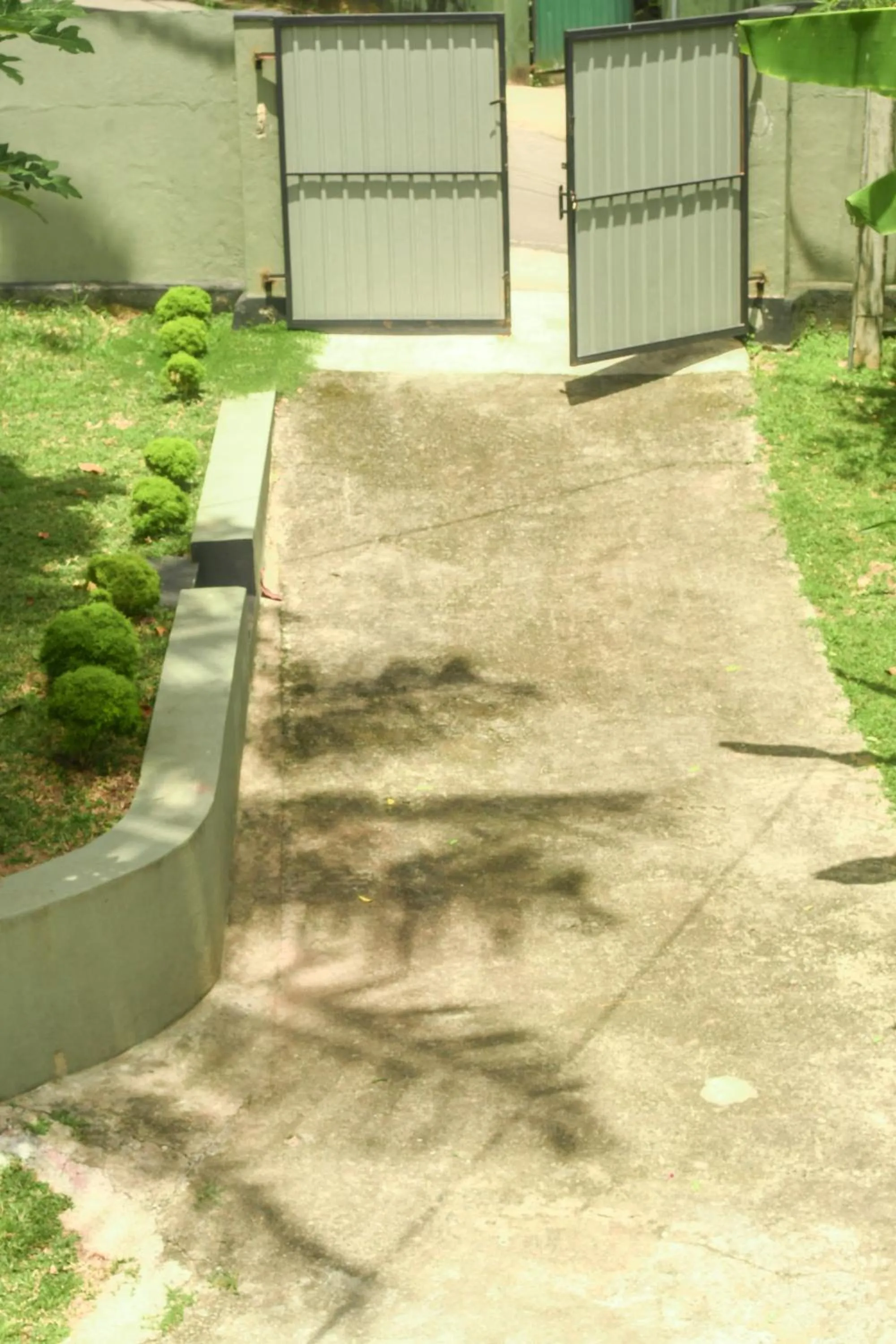 Facade/entrance in Urban Galle Villa