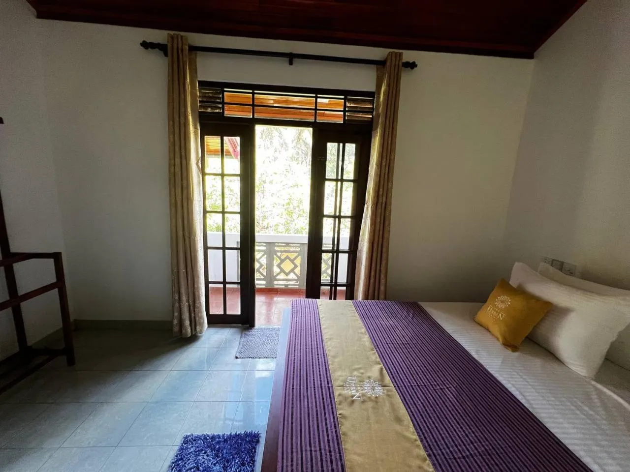 Bed in Urban Galle Villa