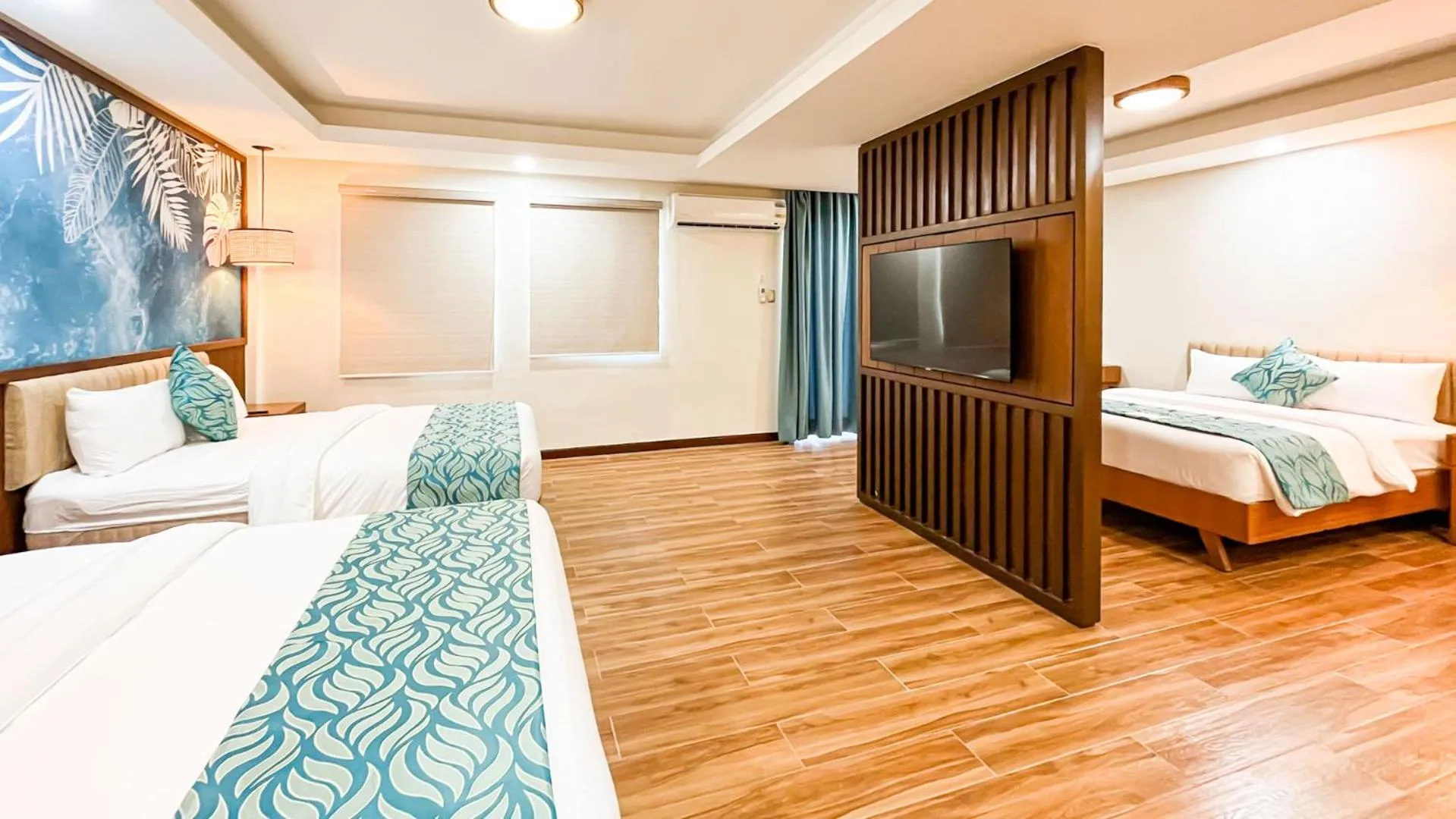 Bed in La Jolla Hotel and Beach Resort