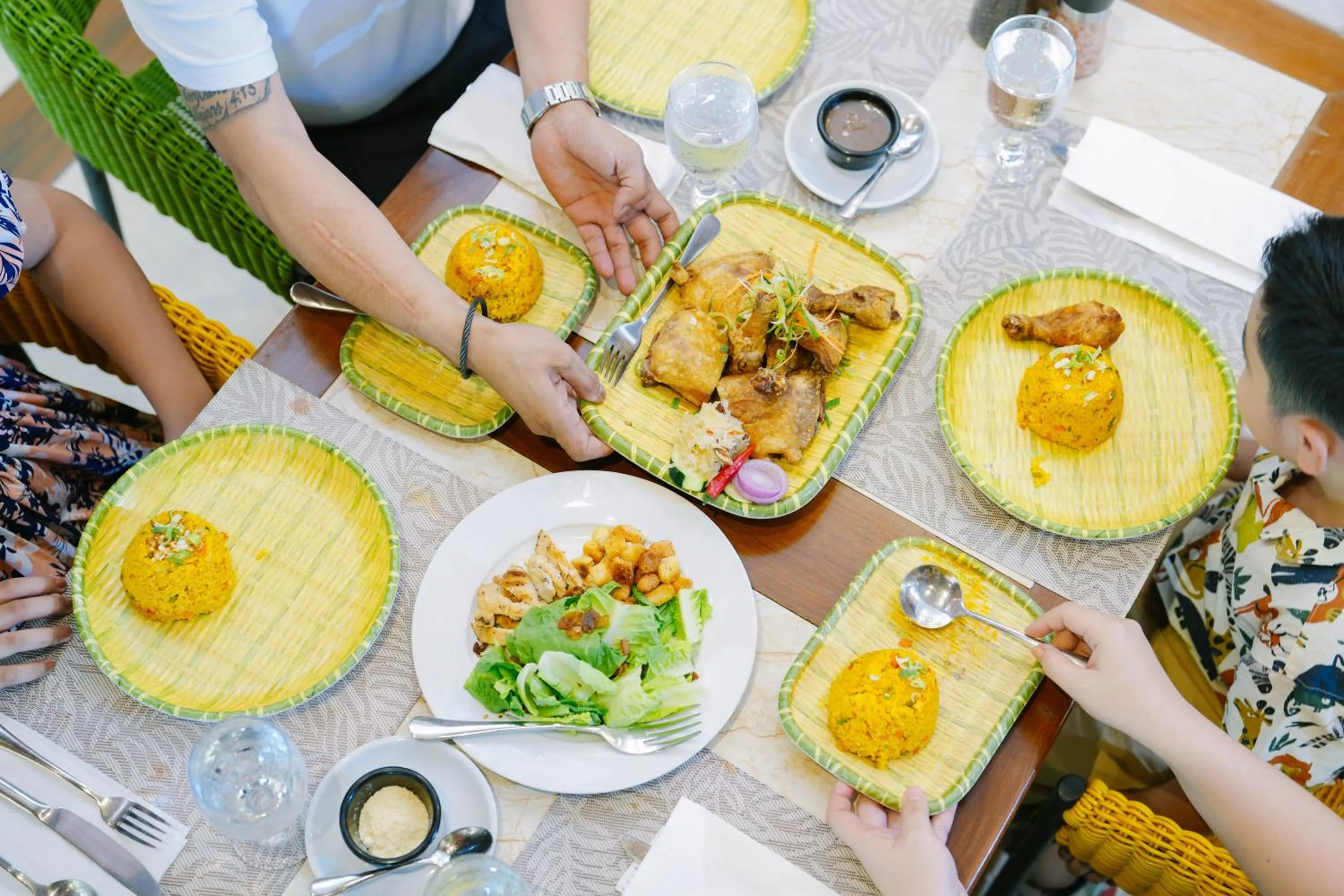 Restaurant/places to eat in La Jolla Hotel and Beach Resort