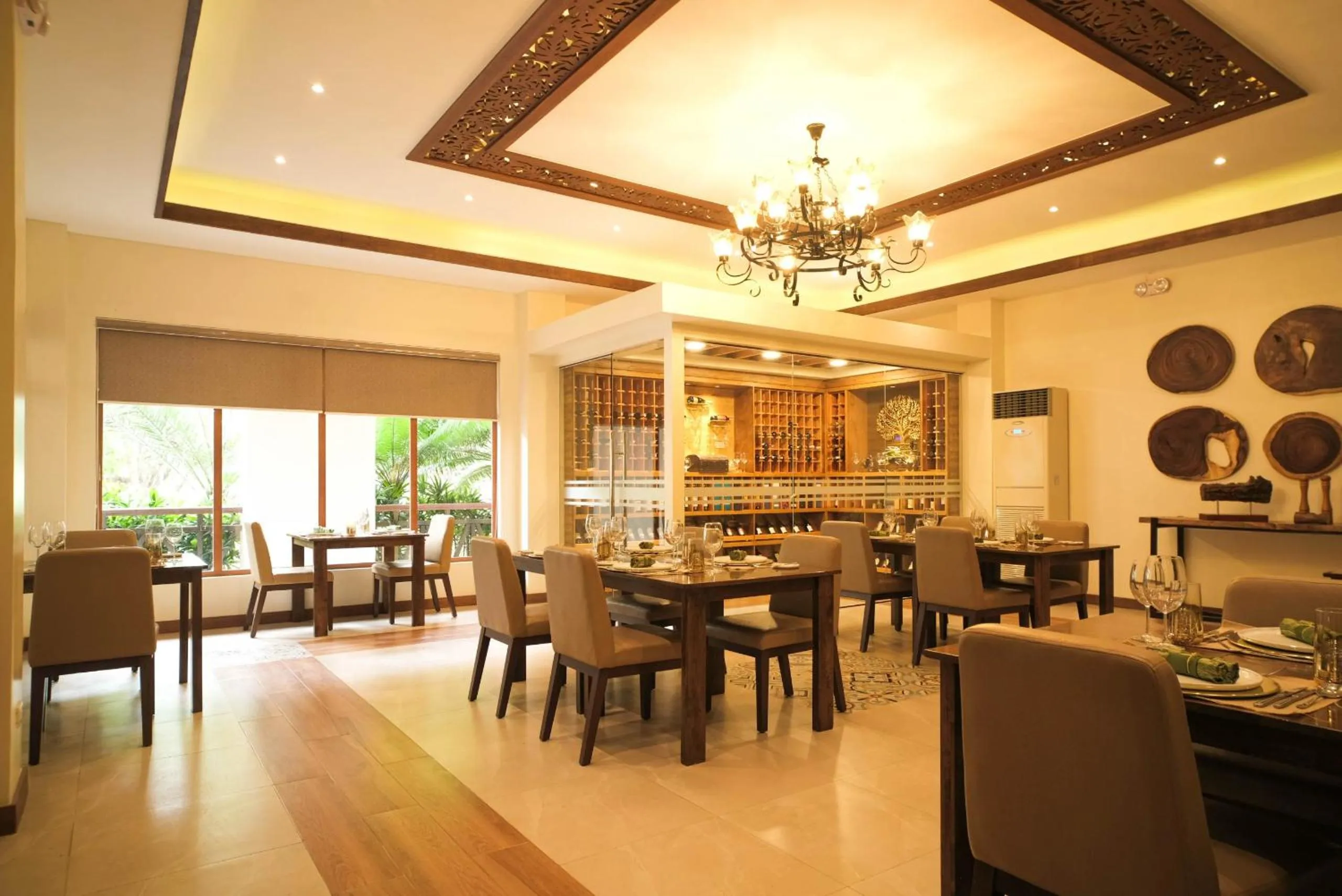 Restaurant/places to eat in La Jolla Hotel and Beach Resort