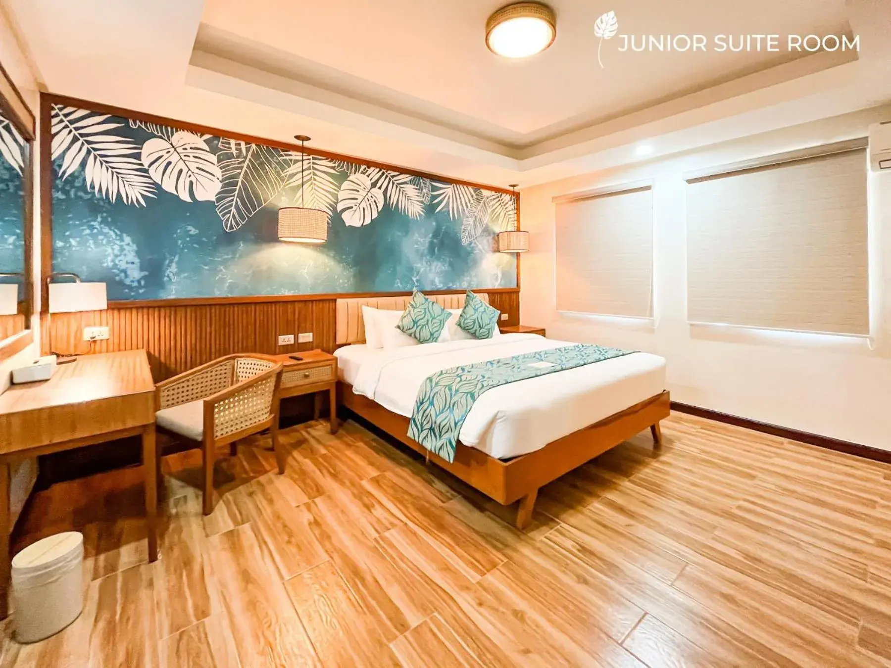 Queen Room in La Jolla Luxury Beach Resort Queen Room in La Jolla Luxury Beach Resort