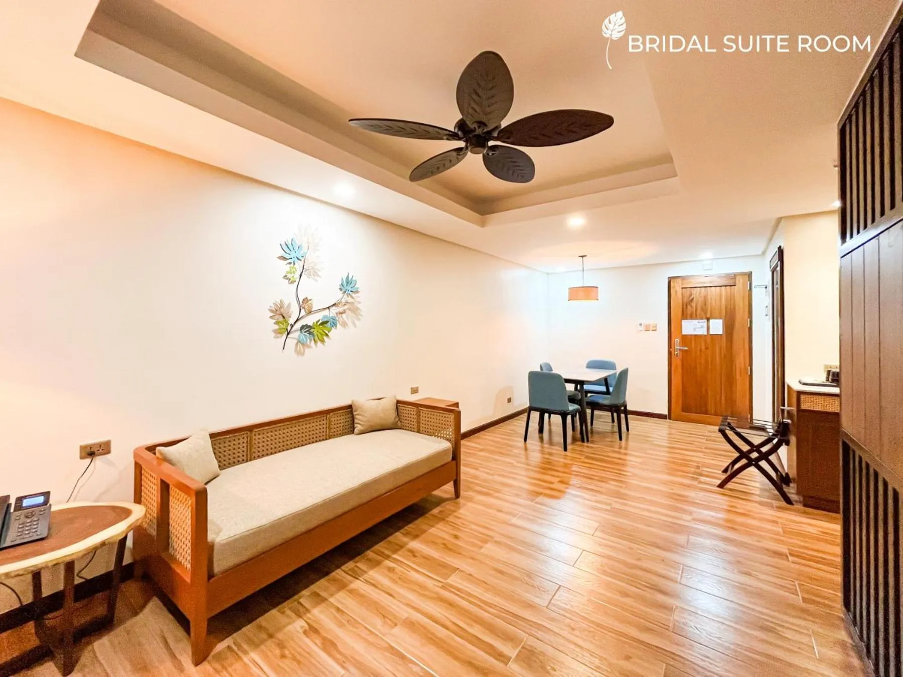 Seating area in La Jolla Hotel and Beach Resort