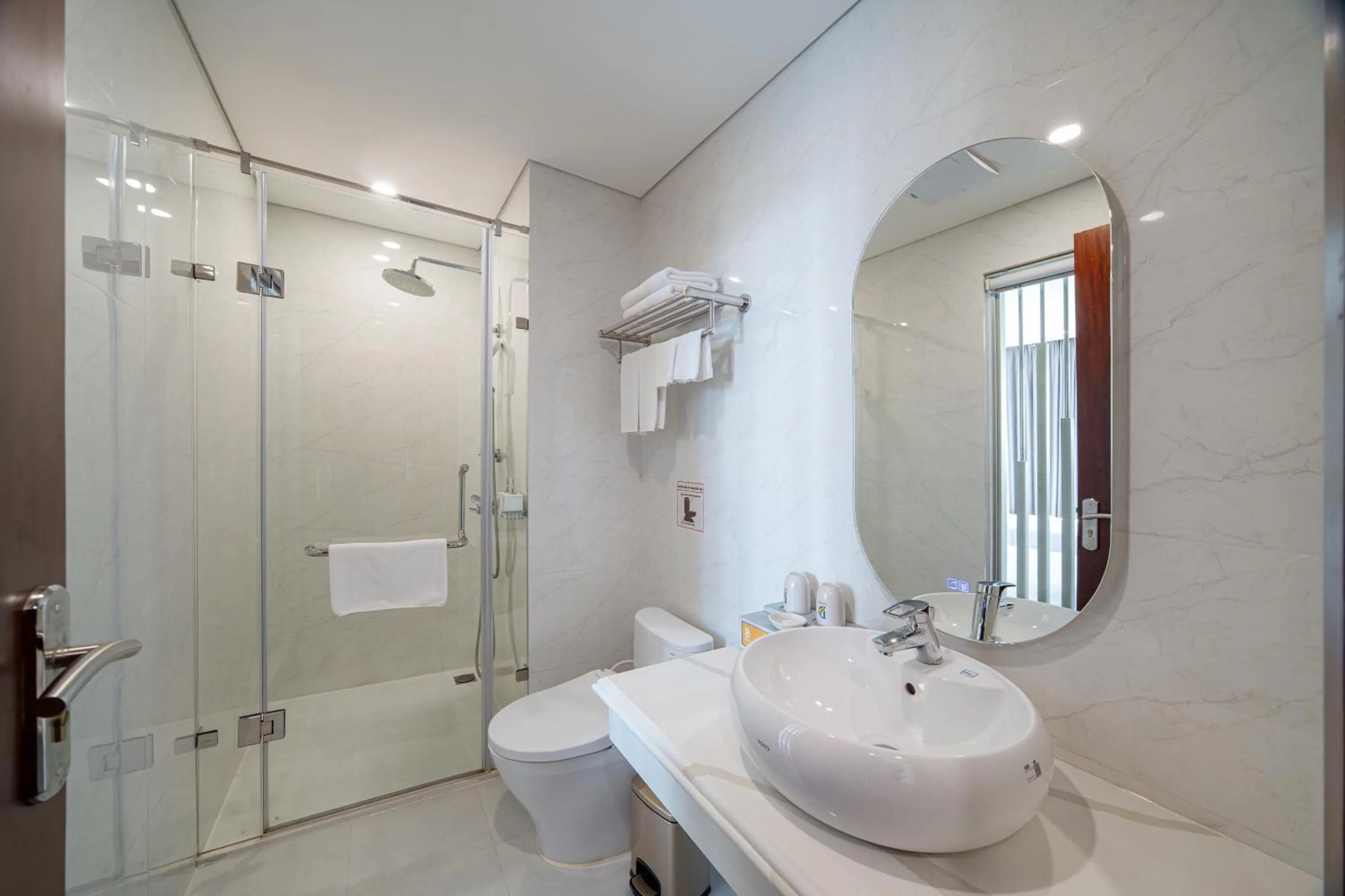 Bathroom in Danitel Halong