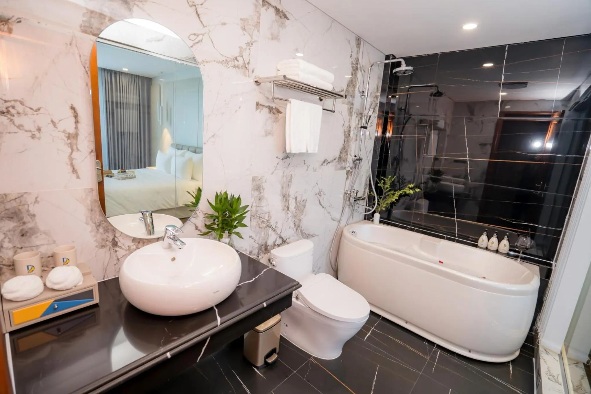 Bath in Danitel Halong