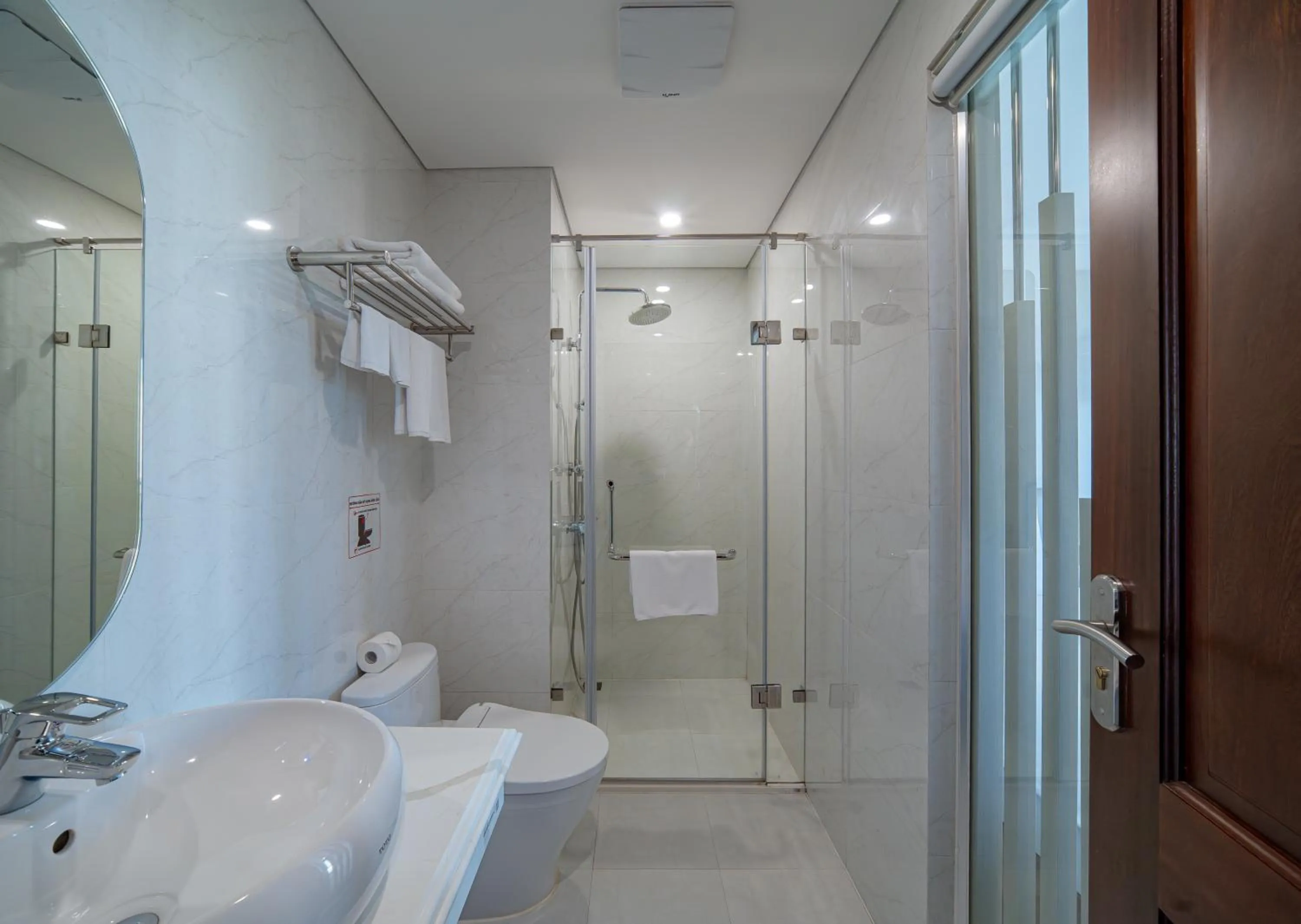 Bathroom in Danitel Halong