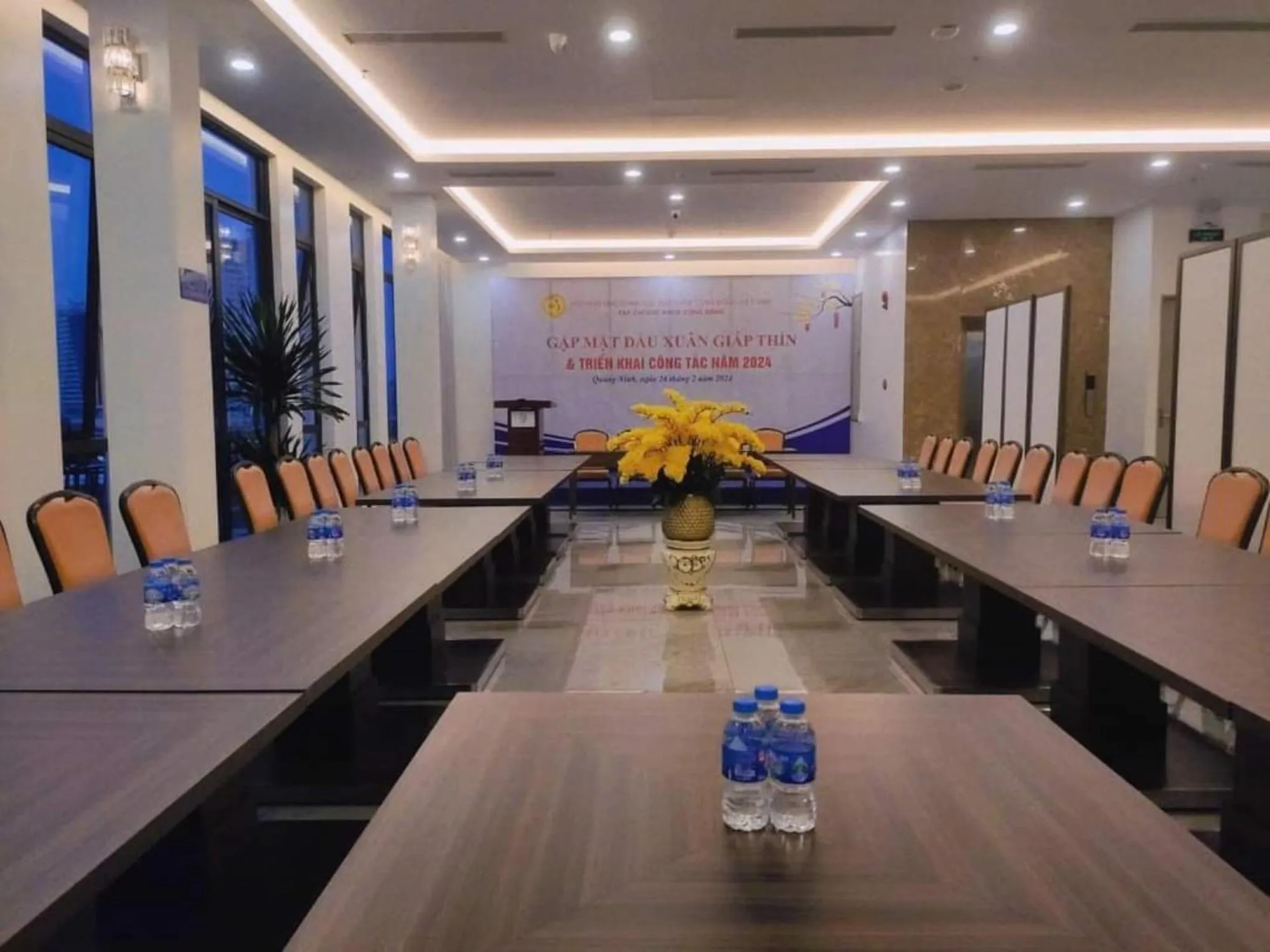 Meeting/conference room in Danitel Halong