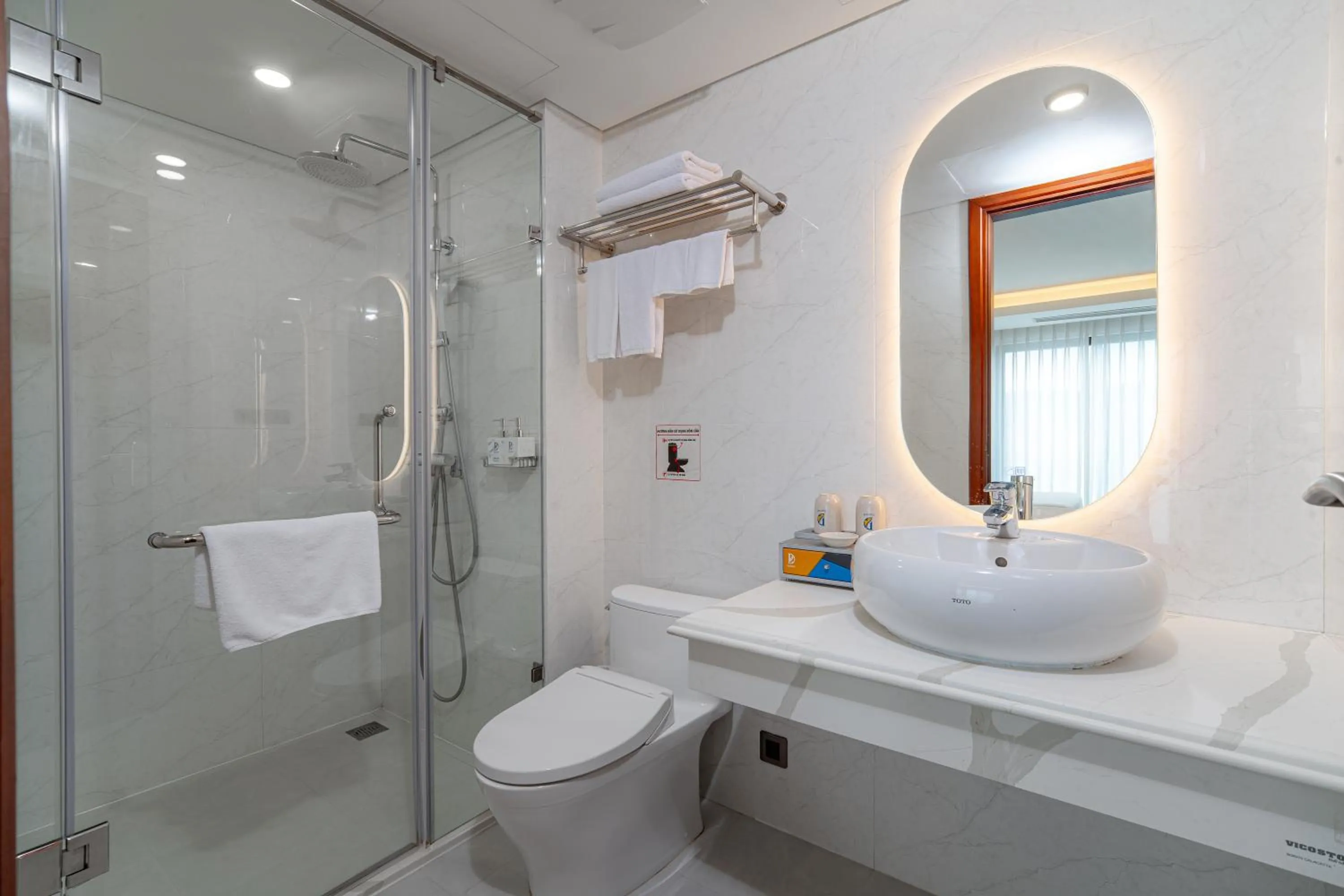 Bathroom in Danitel Halong