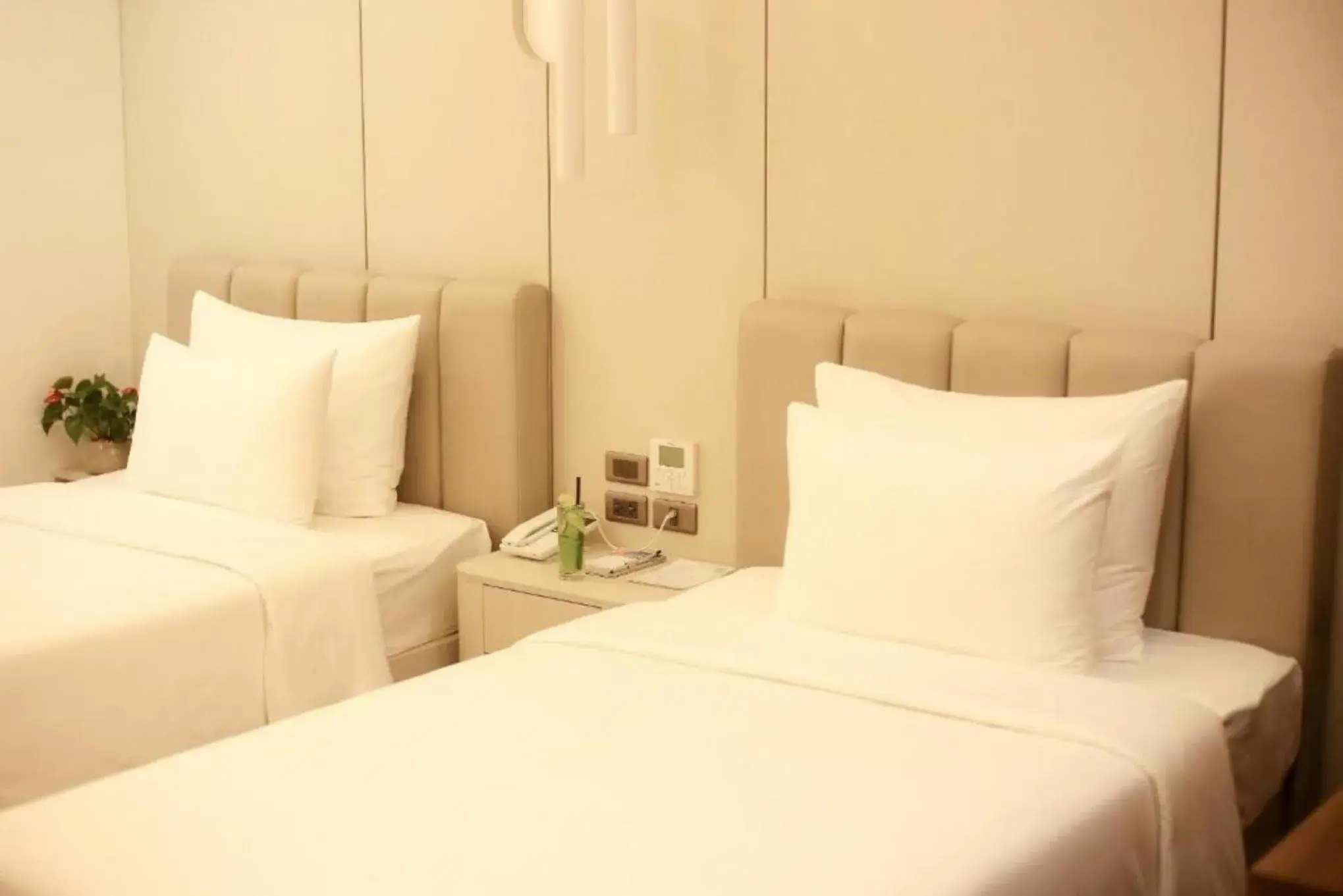 Deluxe Twin Room in Danitel Halong Deluxe Twin Room in Danitel Halong