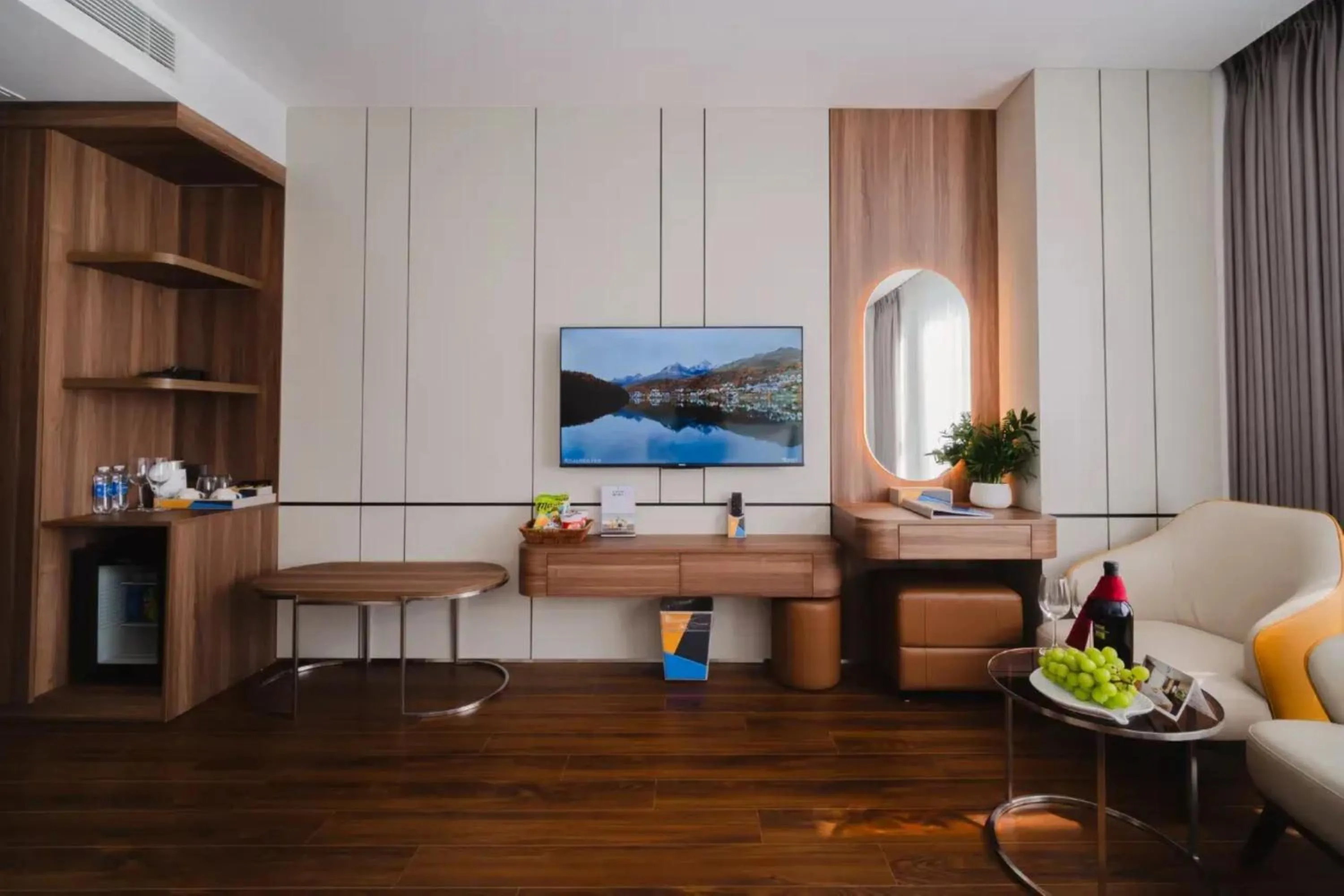 Photo of the whole room in Danitel Halong