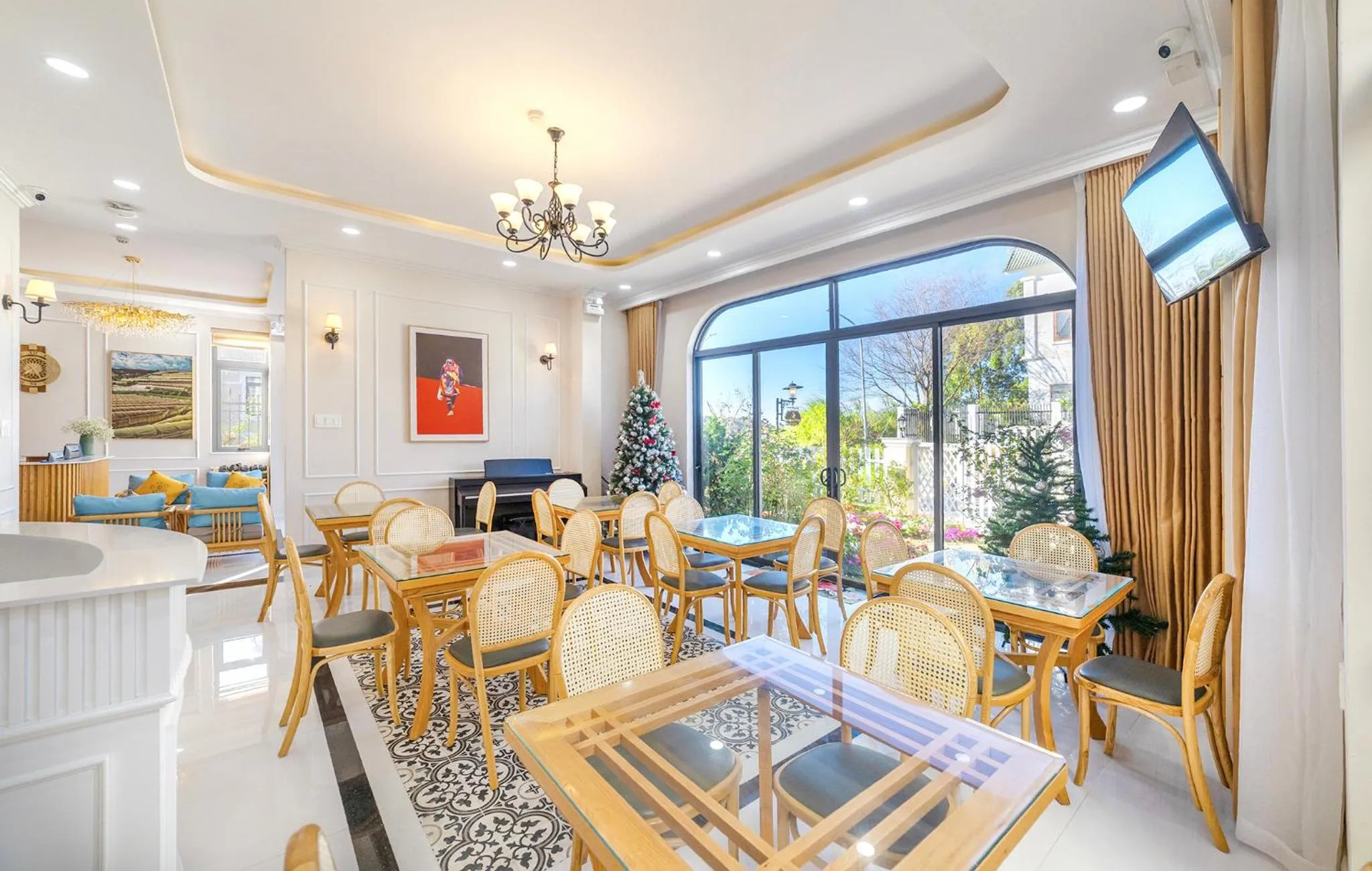 Restaurant/places to eat in Cerasoi Boutique Villa Dalat