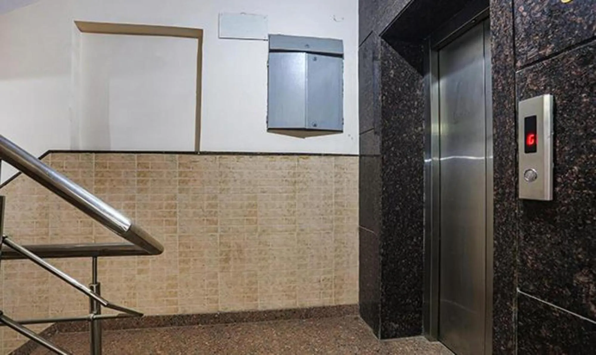 elevator in FabExpress RG Stay