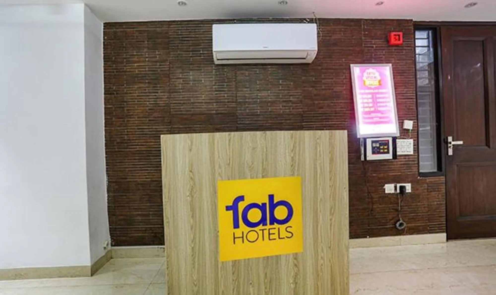 Lobby or reception in FabExpress RG Stay