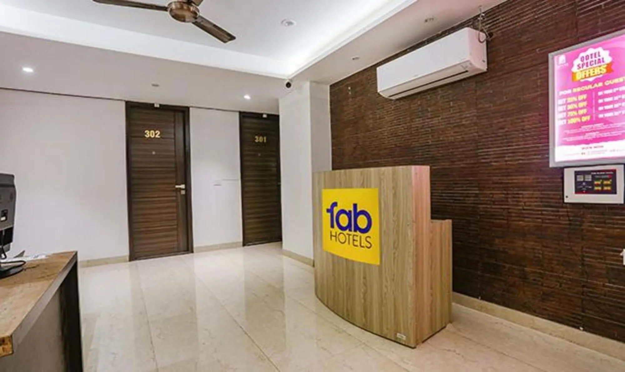 Lobby or reception in FabExpress RG Stay