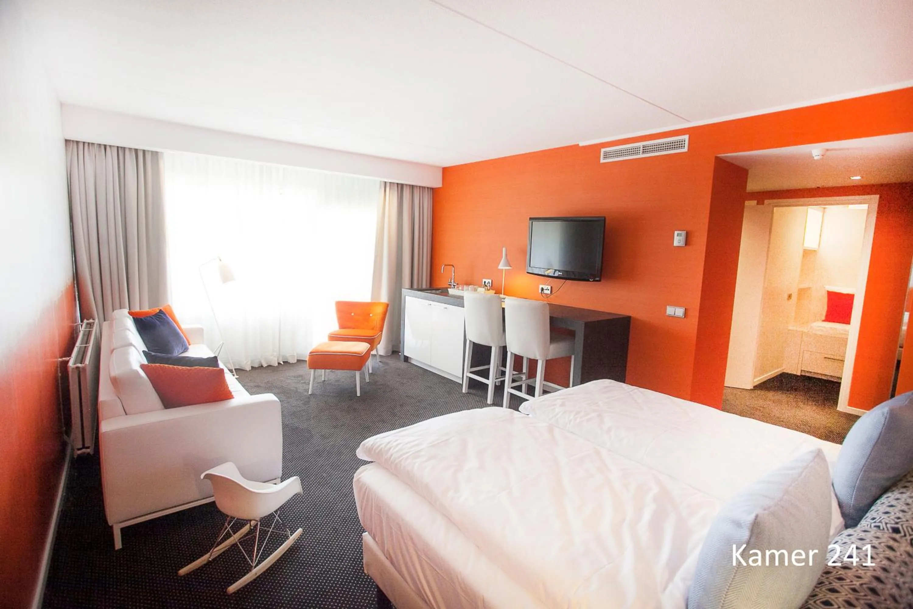 Living room, Bed in Van der Valk Hotel Assen