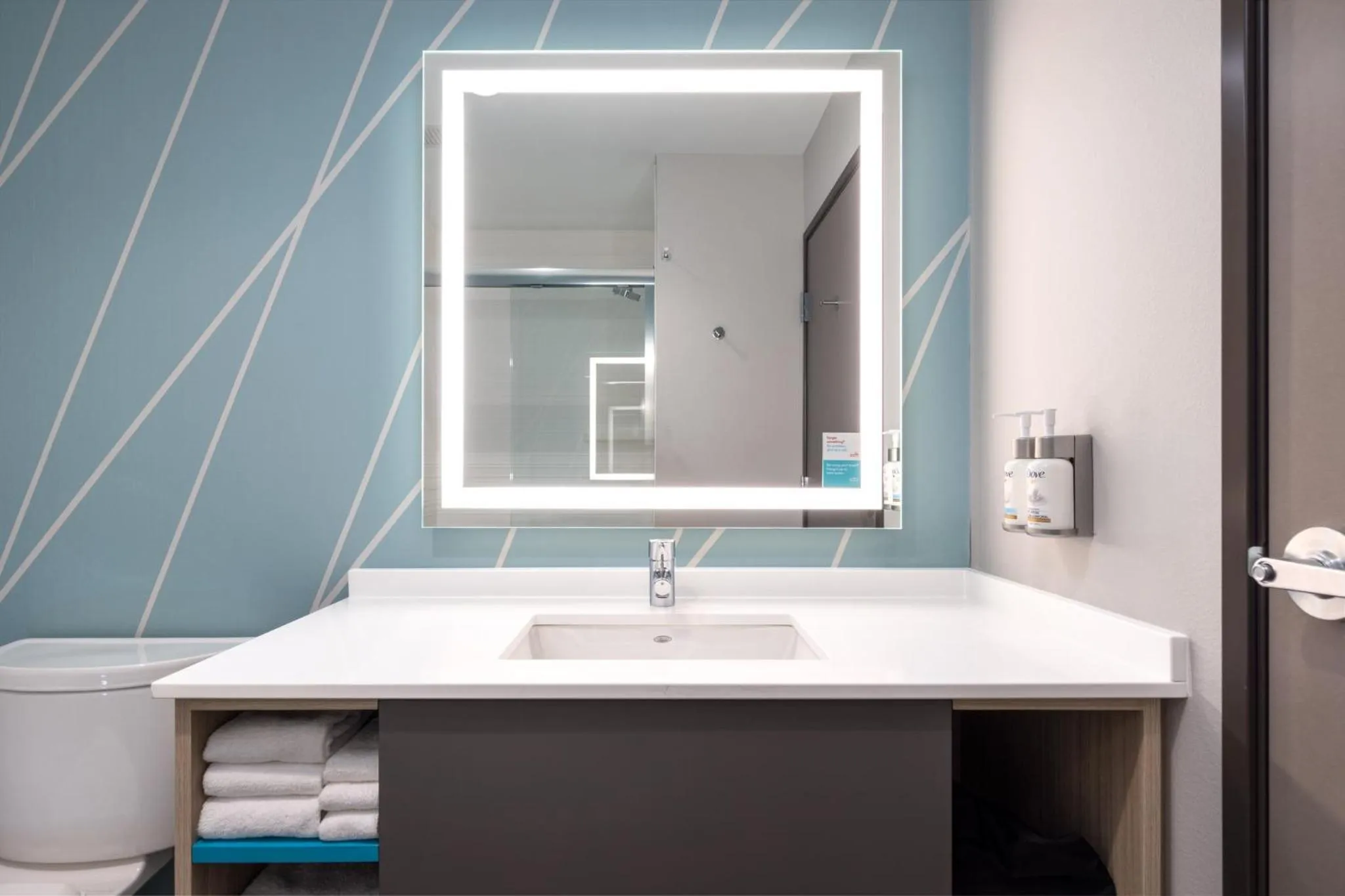 Photo of the whole room in avid hotels Billings West by IHG