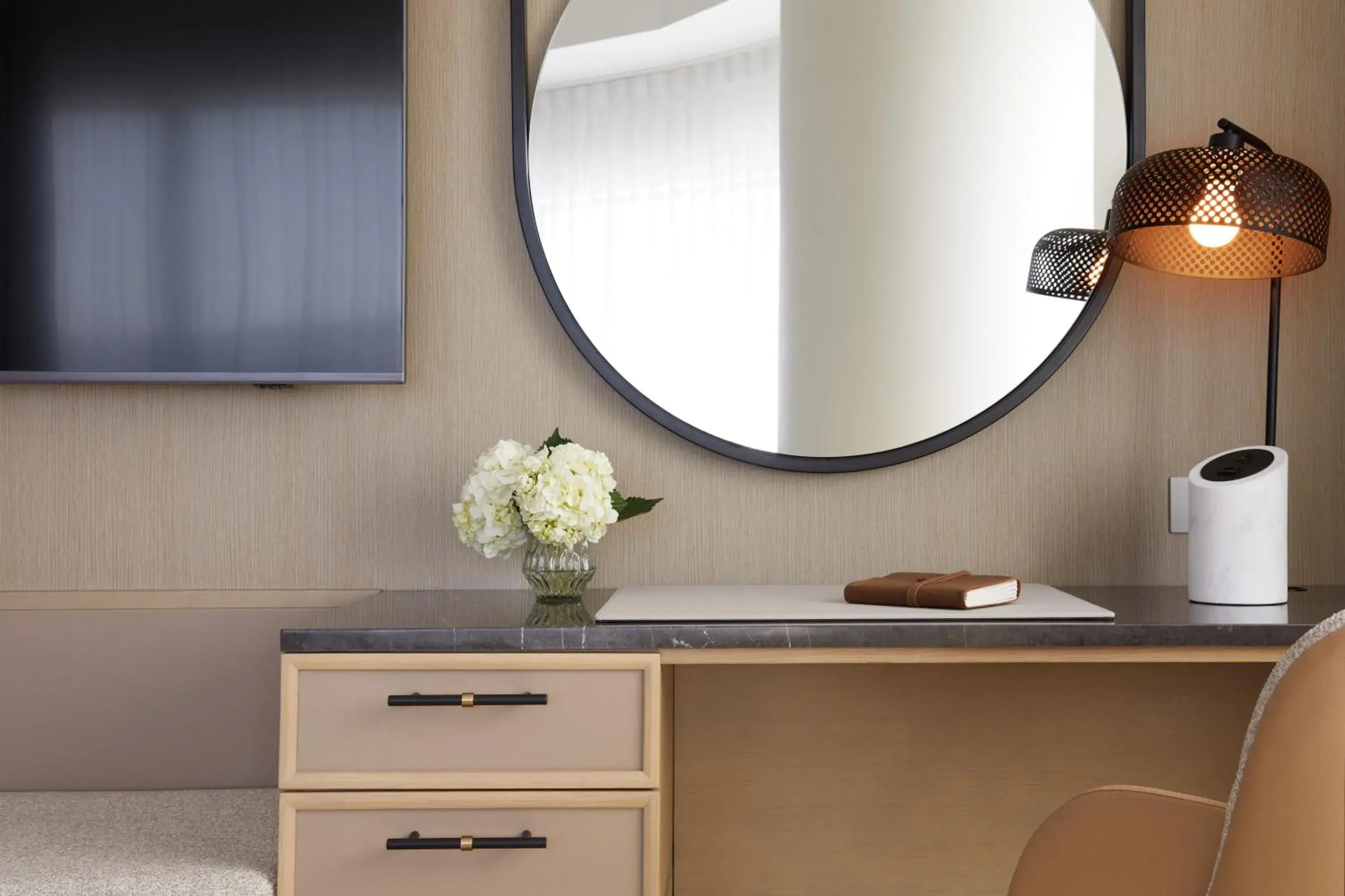 Classic Queen Room with Two Queen Beds in InterContinental Seattle Bellevue, by IHG Classic Queen Room with Two Queen Beds in InterContinental Seattle Bellevue, by IHG