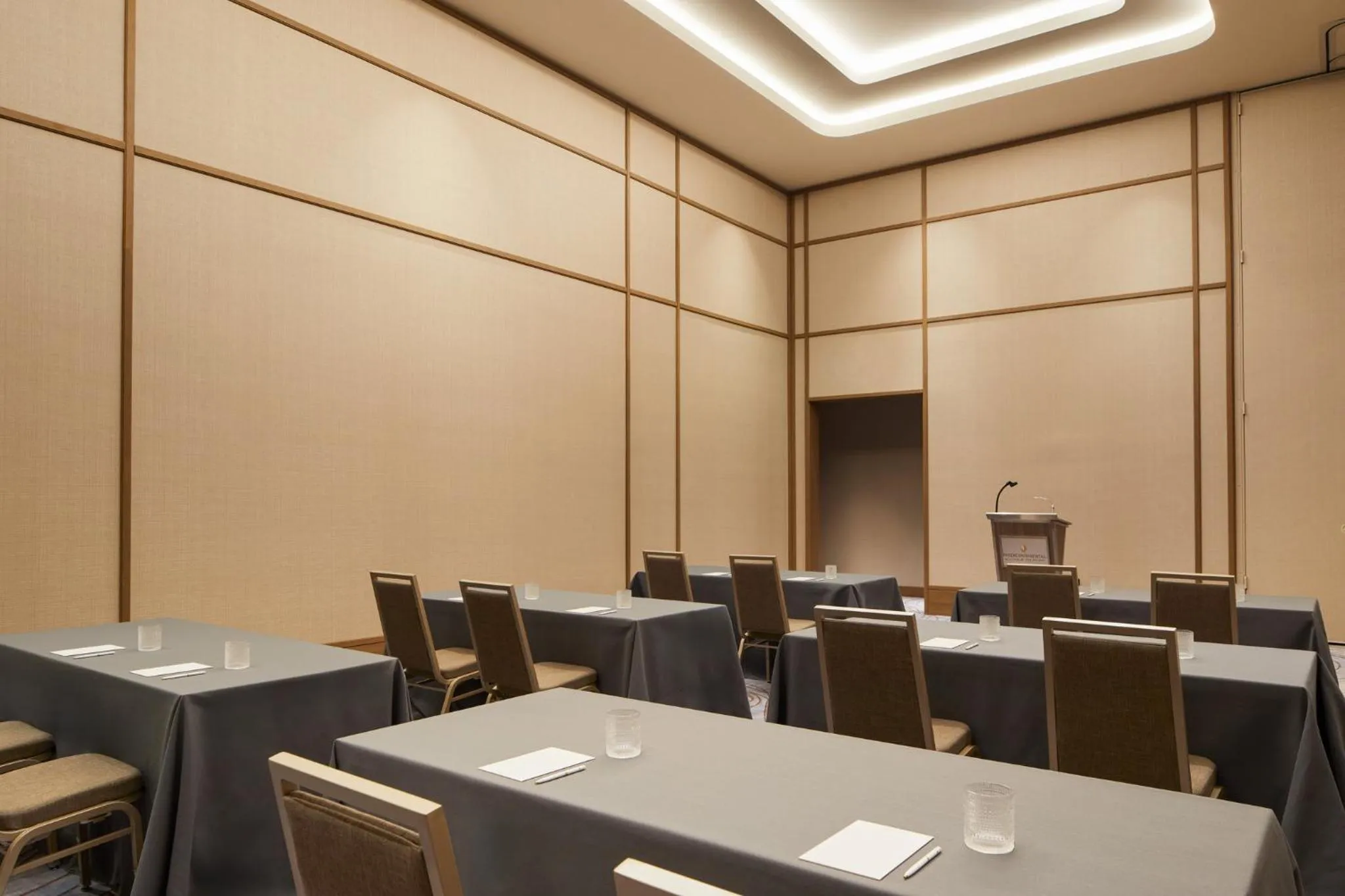 Meeting/conference room in InterContinental Seattle Bellevue, by IHG