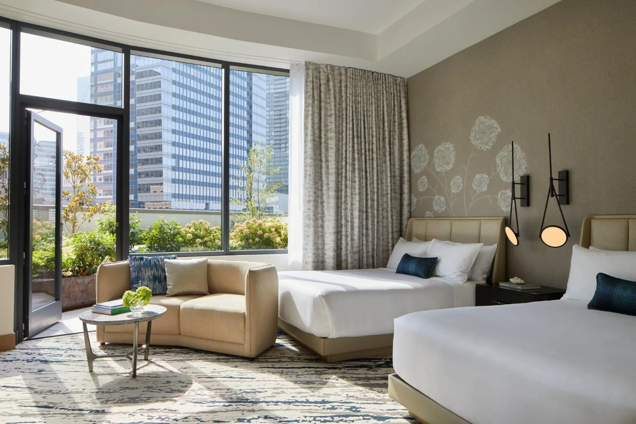 Photo of the whole room, Bed in InterContinental Seattle Bellevue, by IHG