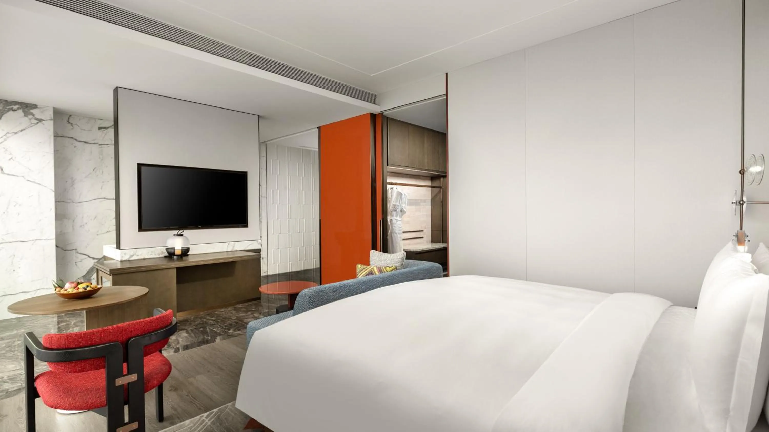 Photo of the whole room, Bed in Hotel Indigo Changsha Meixi Lake